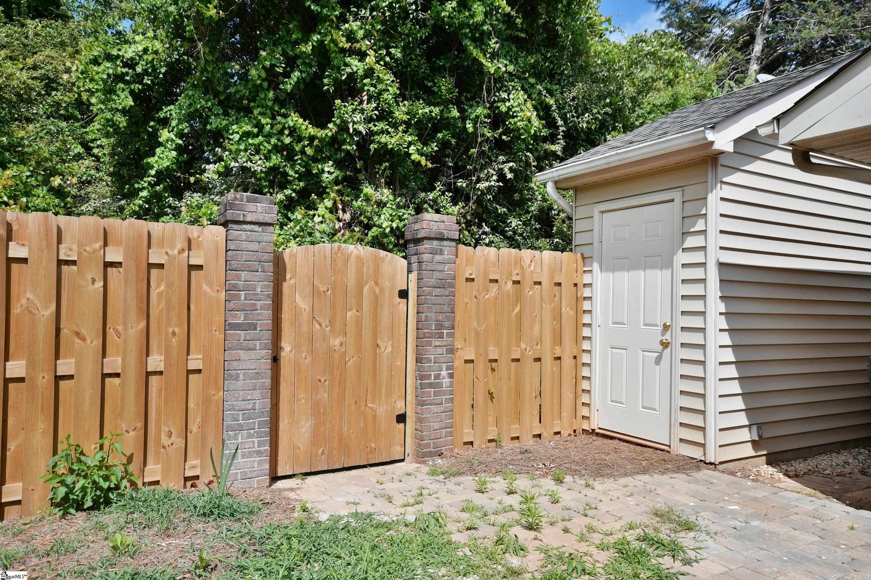 73 Forest Lake Drive Greenville, SC 29681