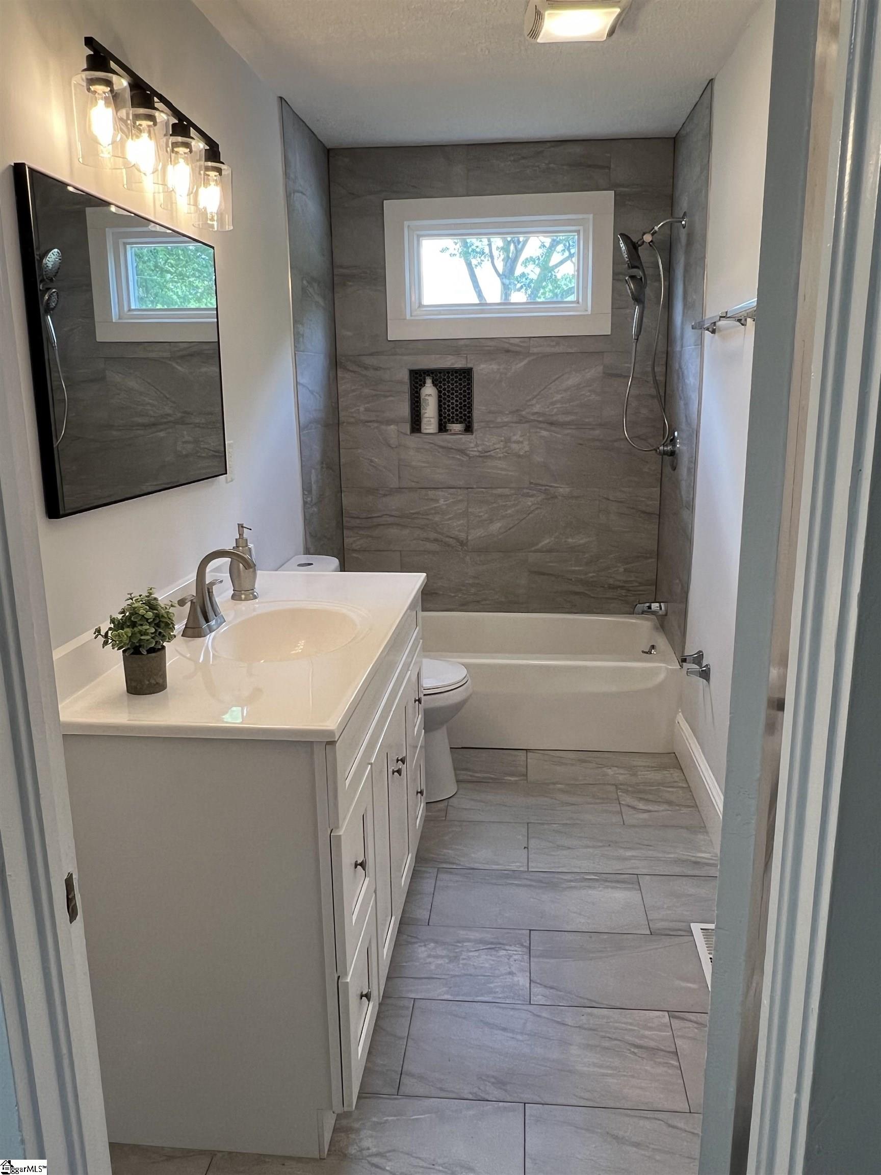1600 W Parker Road Greenville, SC 29617
