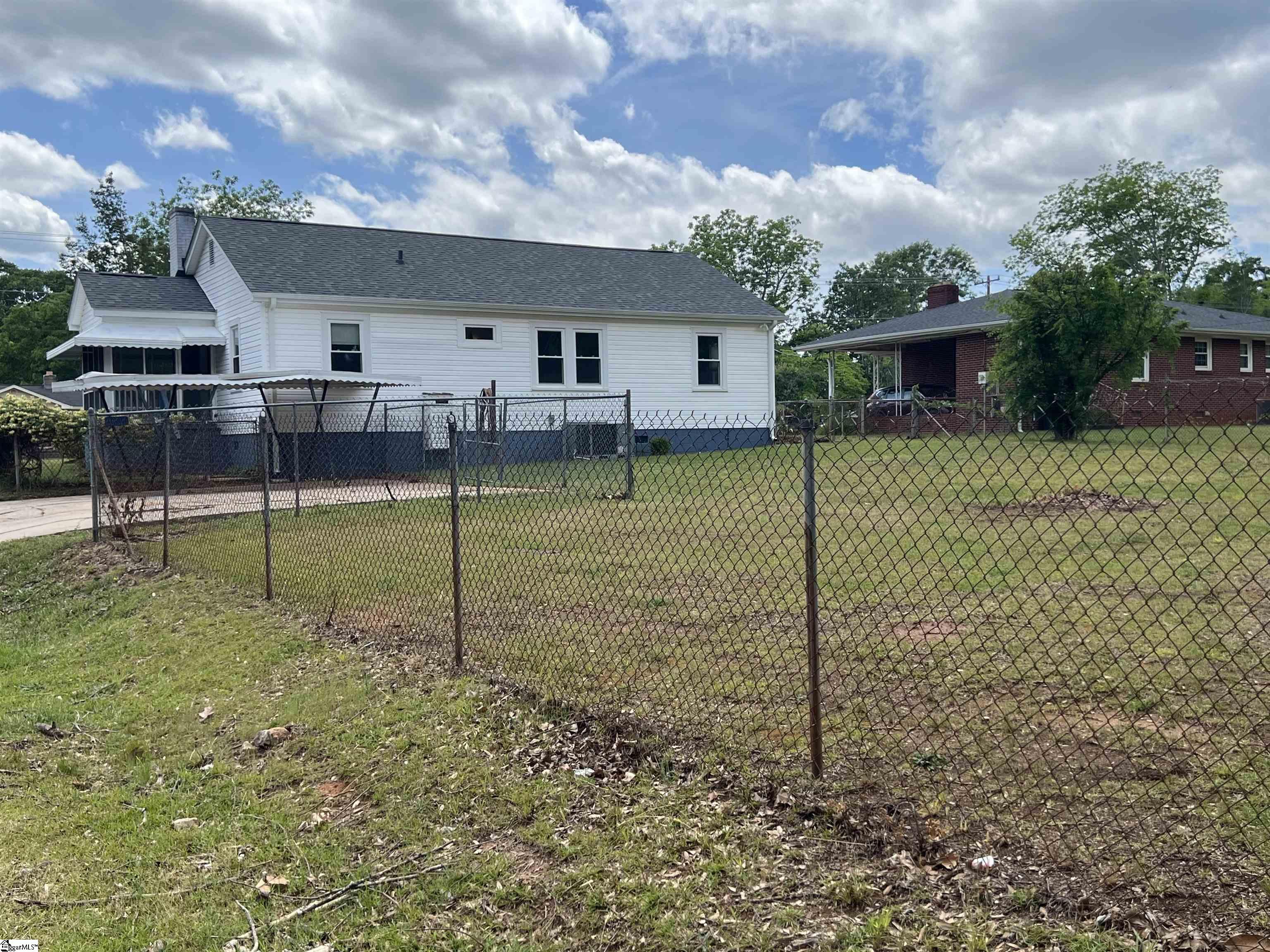 1600 W Parker Road Greenville, SC 29617