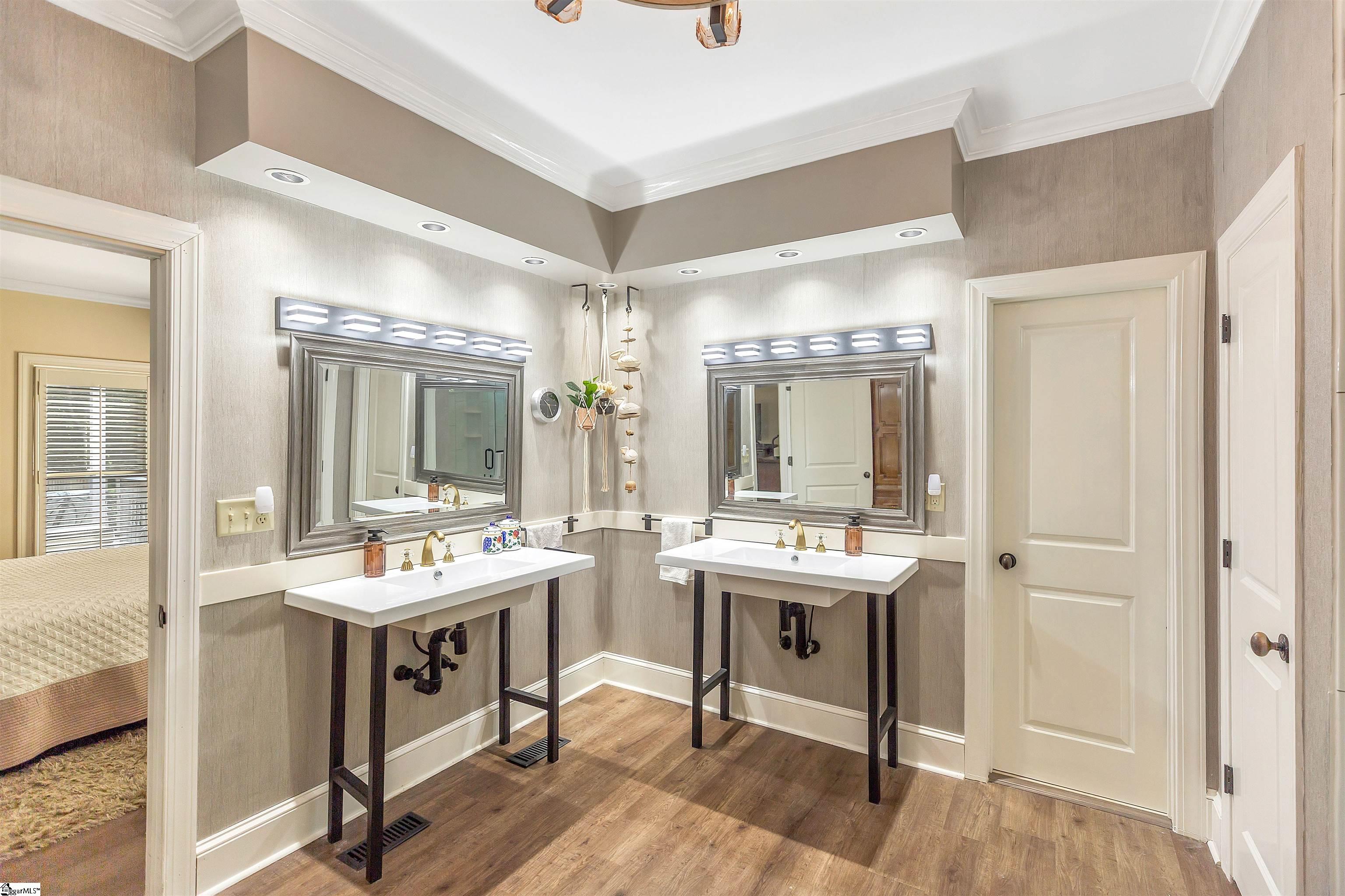 1002 Thornehill Drive Anderson, SC 29621