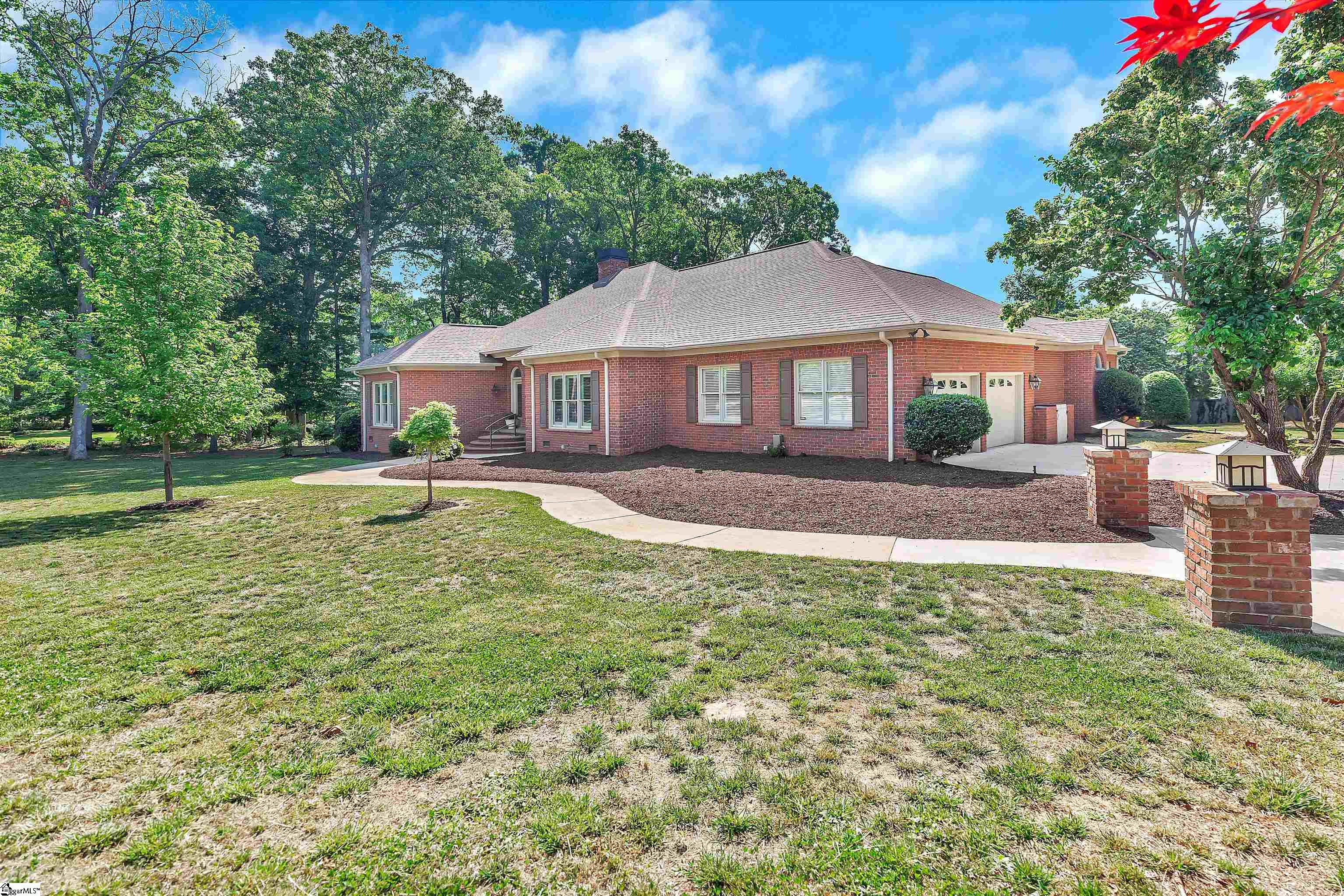 1002 Thornehill Drive Anderson, SC 29621