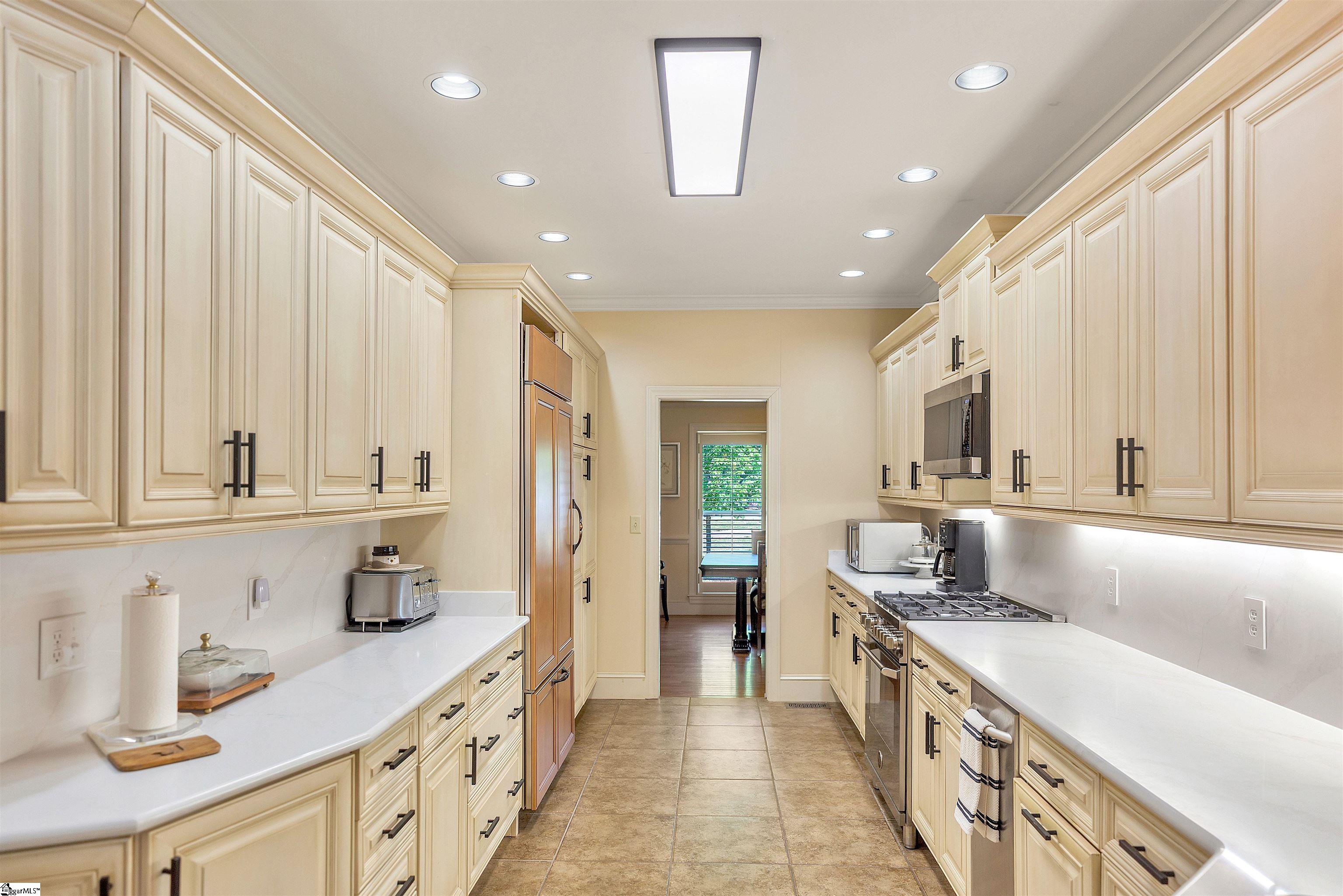 1002 Thornehill Drive Anderson, SC 29621