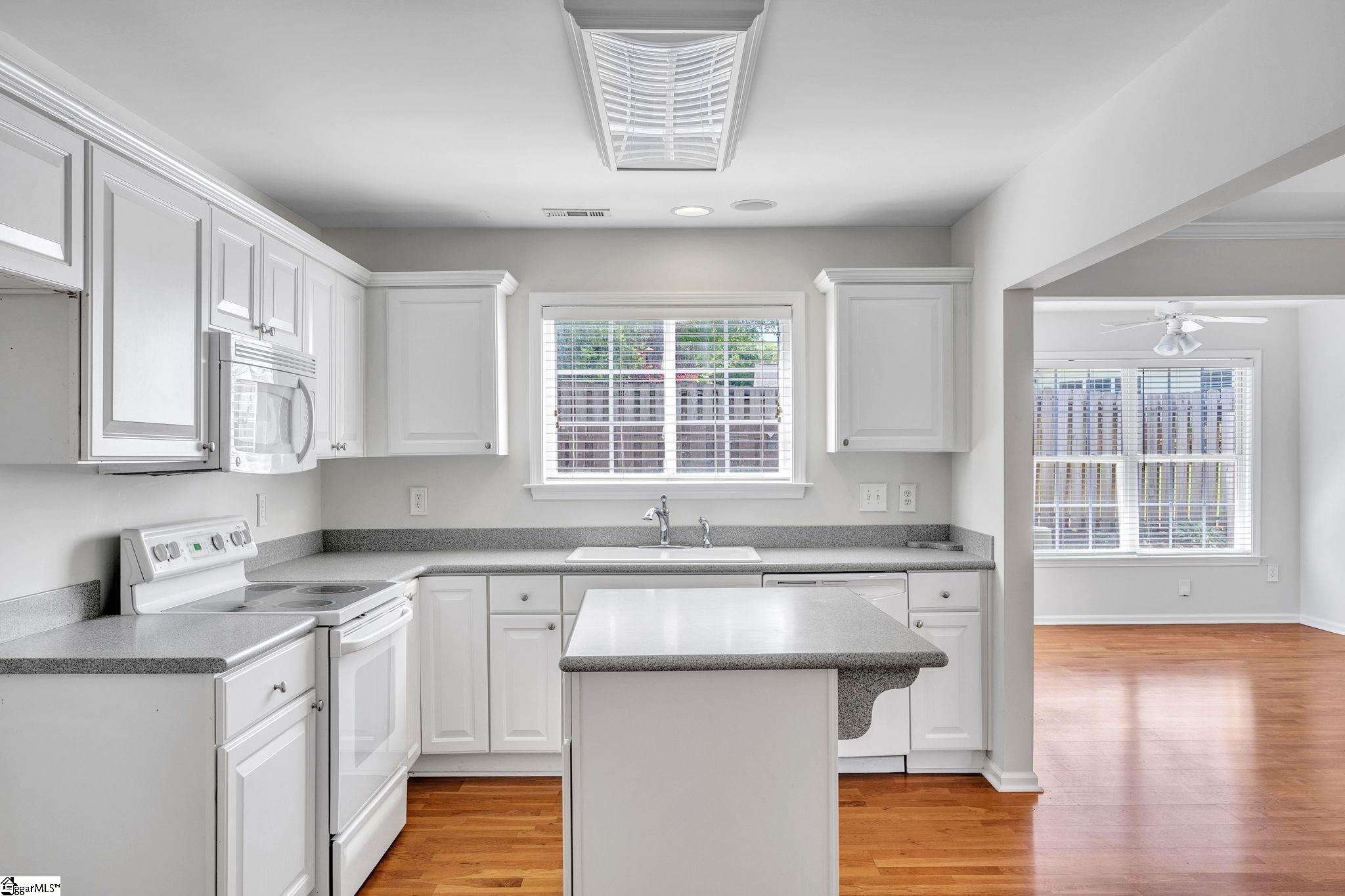 648 Ivybrooke Avenue Greenville, SC 29615