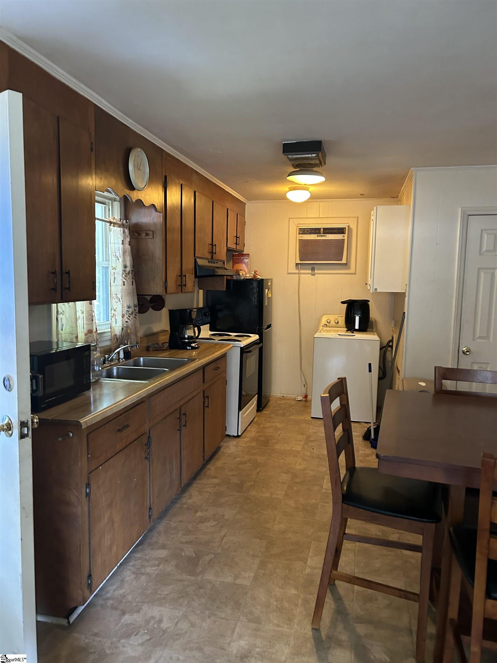 402 Gordon Street Greenville, SC 29611-11