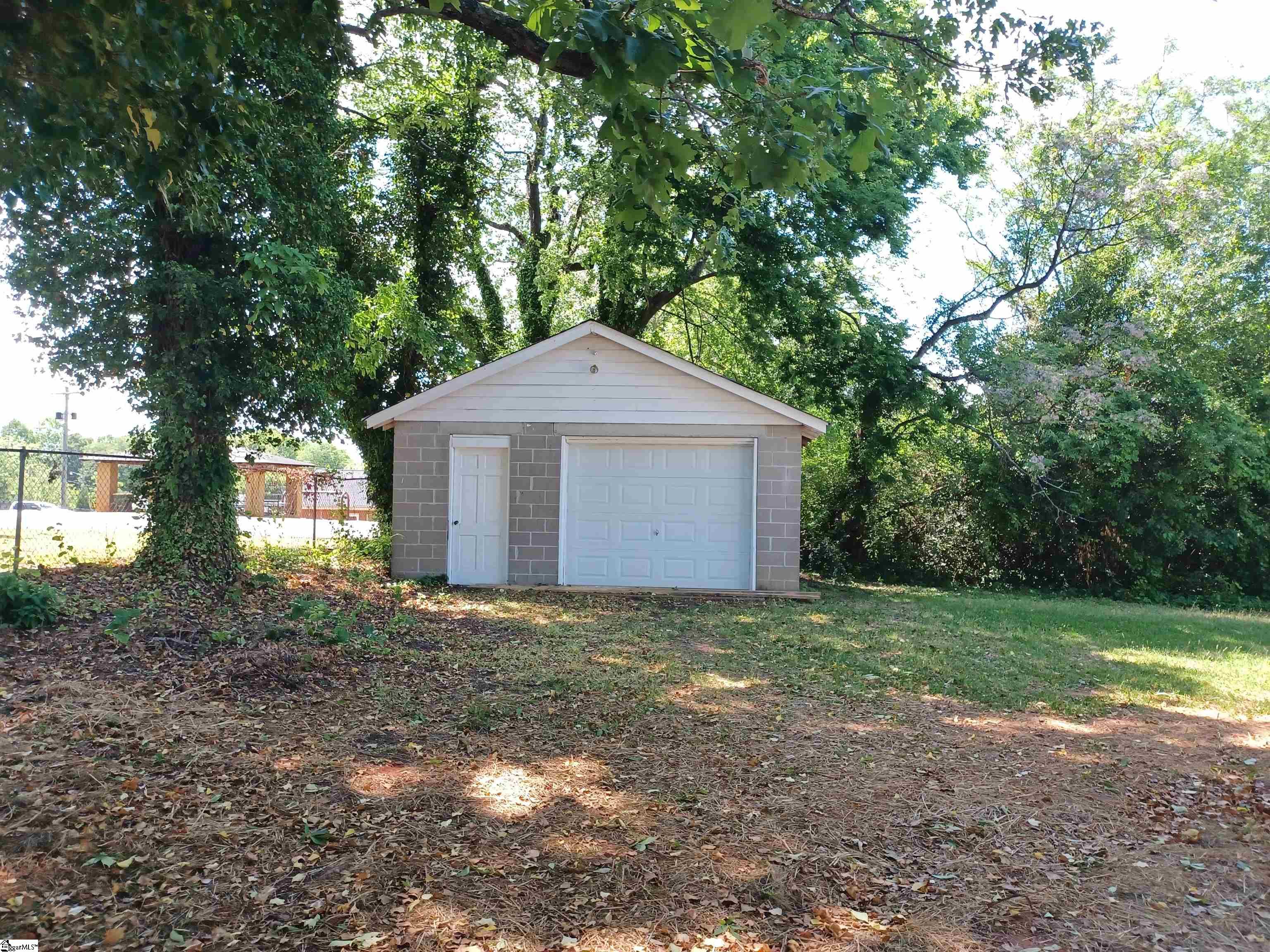 137 Forest Street Greer, SC 29650-1410