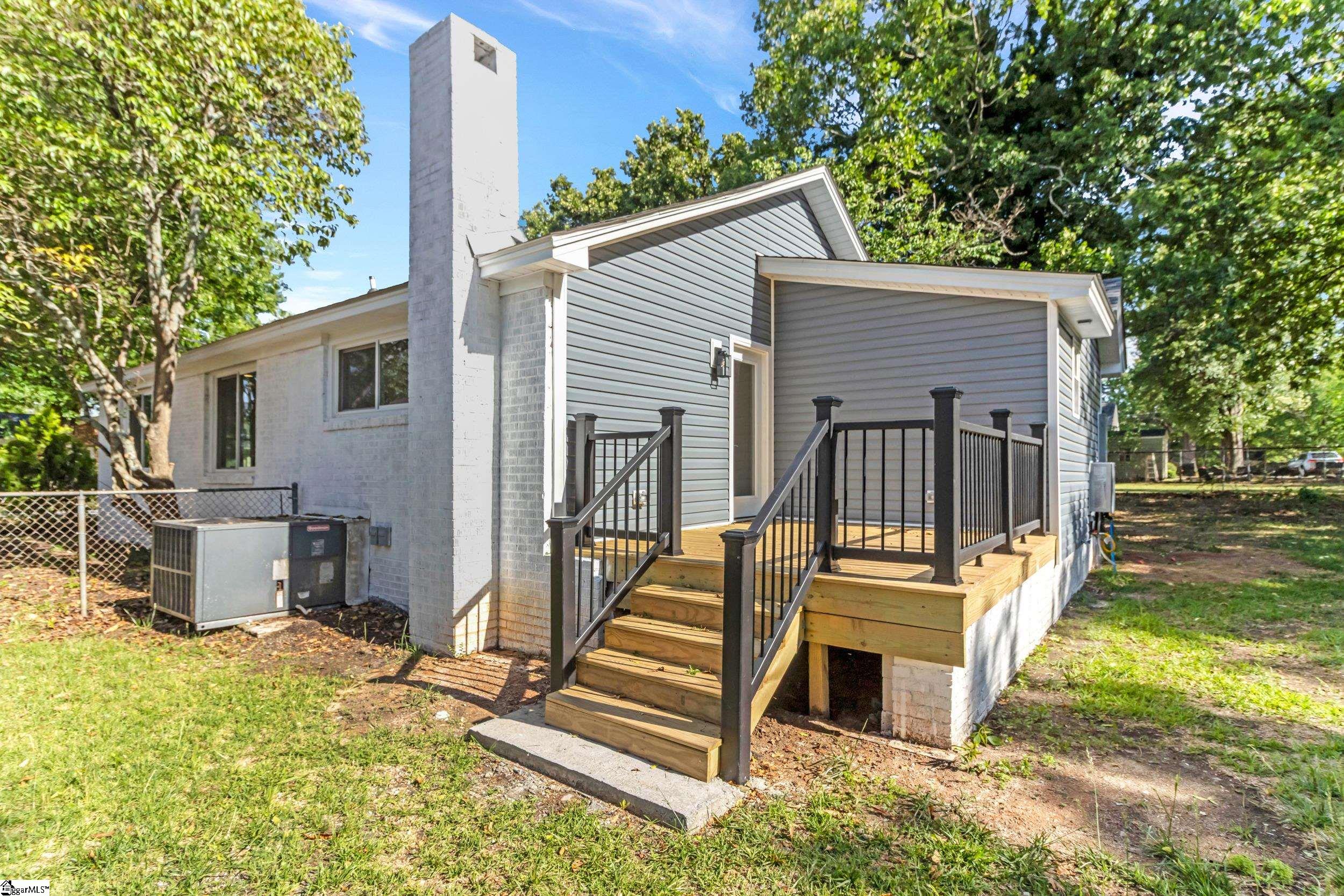 137 Forest Street Greer, SC 29650-1410