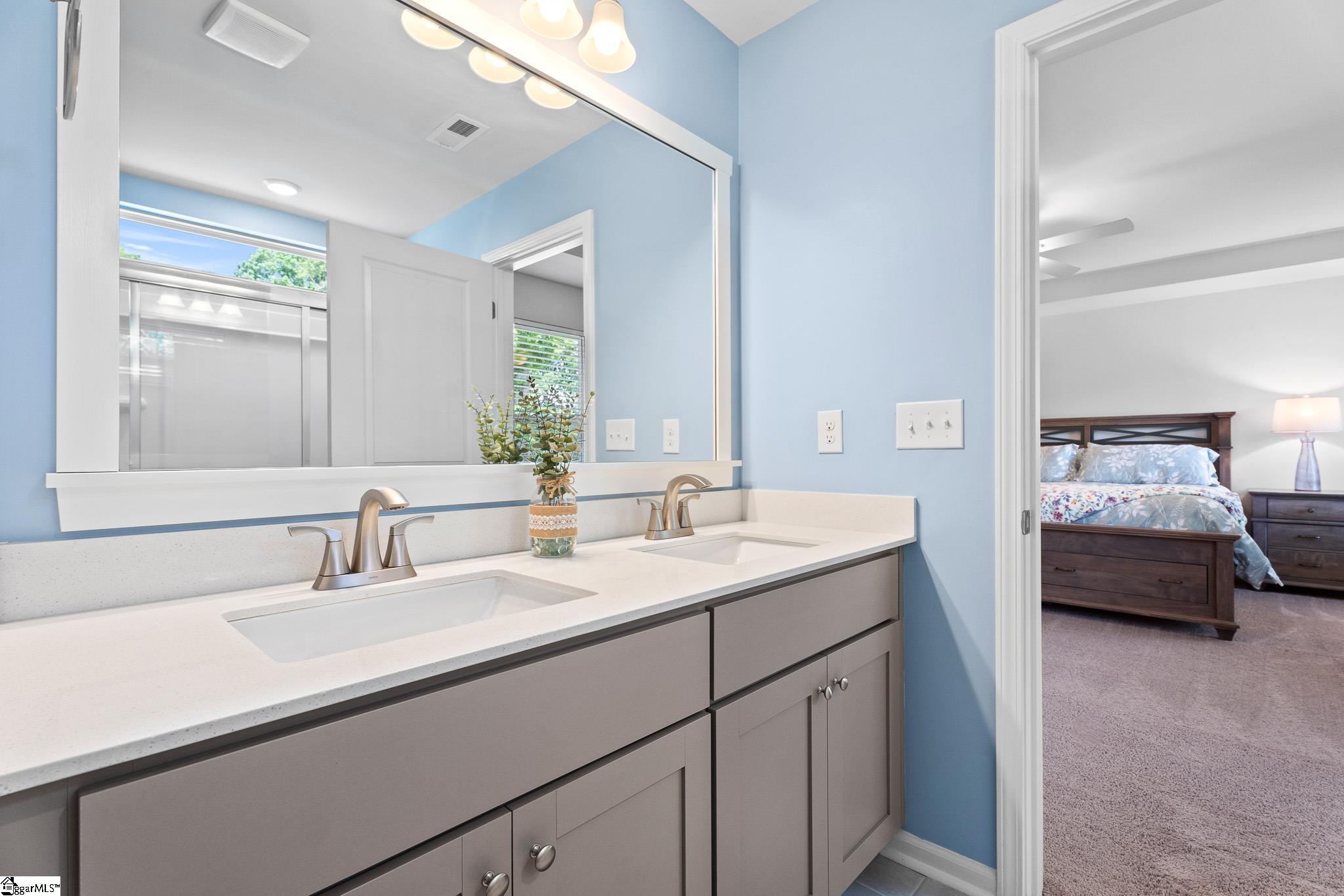 7041 Fairview Falls Drive Chesnee, SC 29323