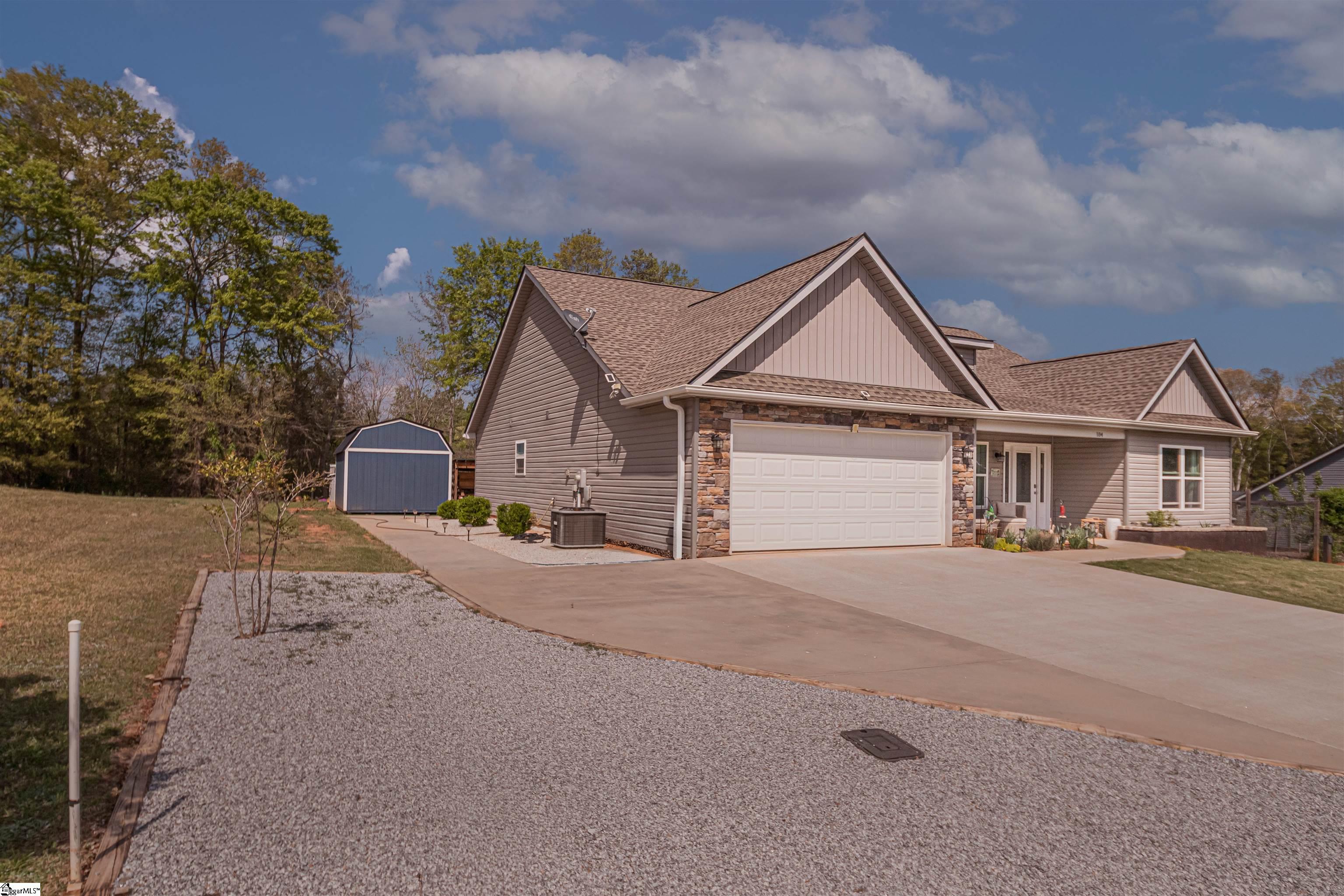 104 Summer Breeze Court Townville, SC 29689