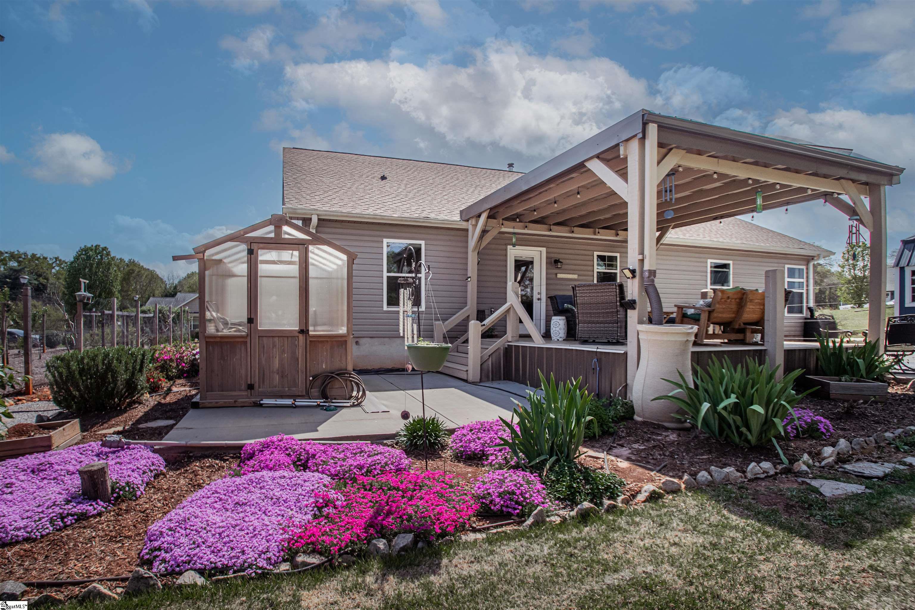 104 Summer Breeze Court Townville, SC 29689
