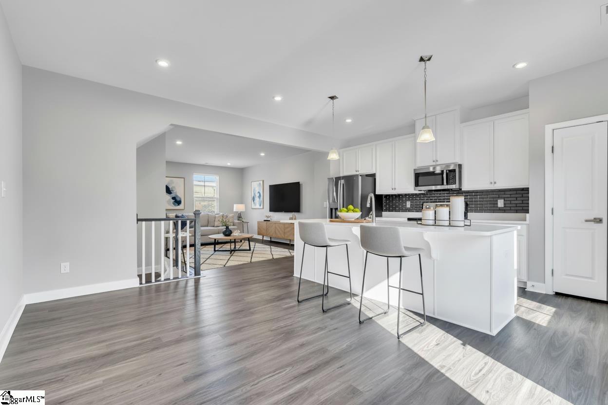 25 Rollins Avenue Greenville, SC 29607