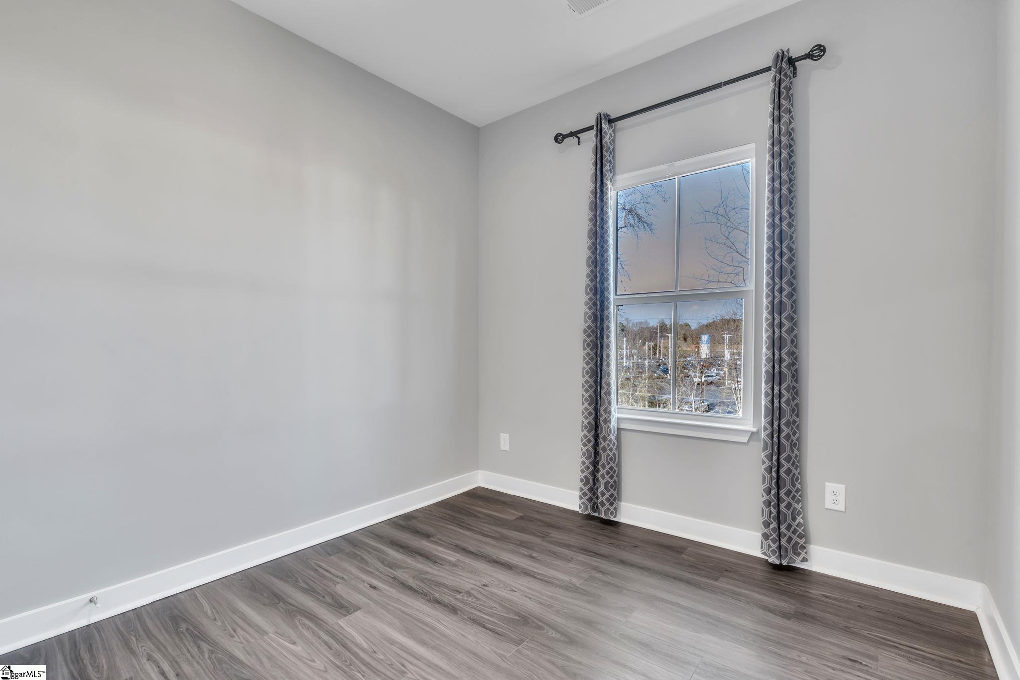 25 Rollins Avenue Greenville, SC 29607