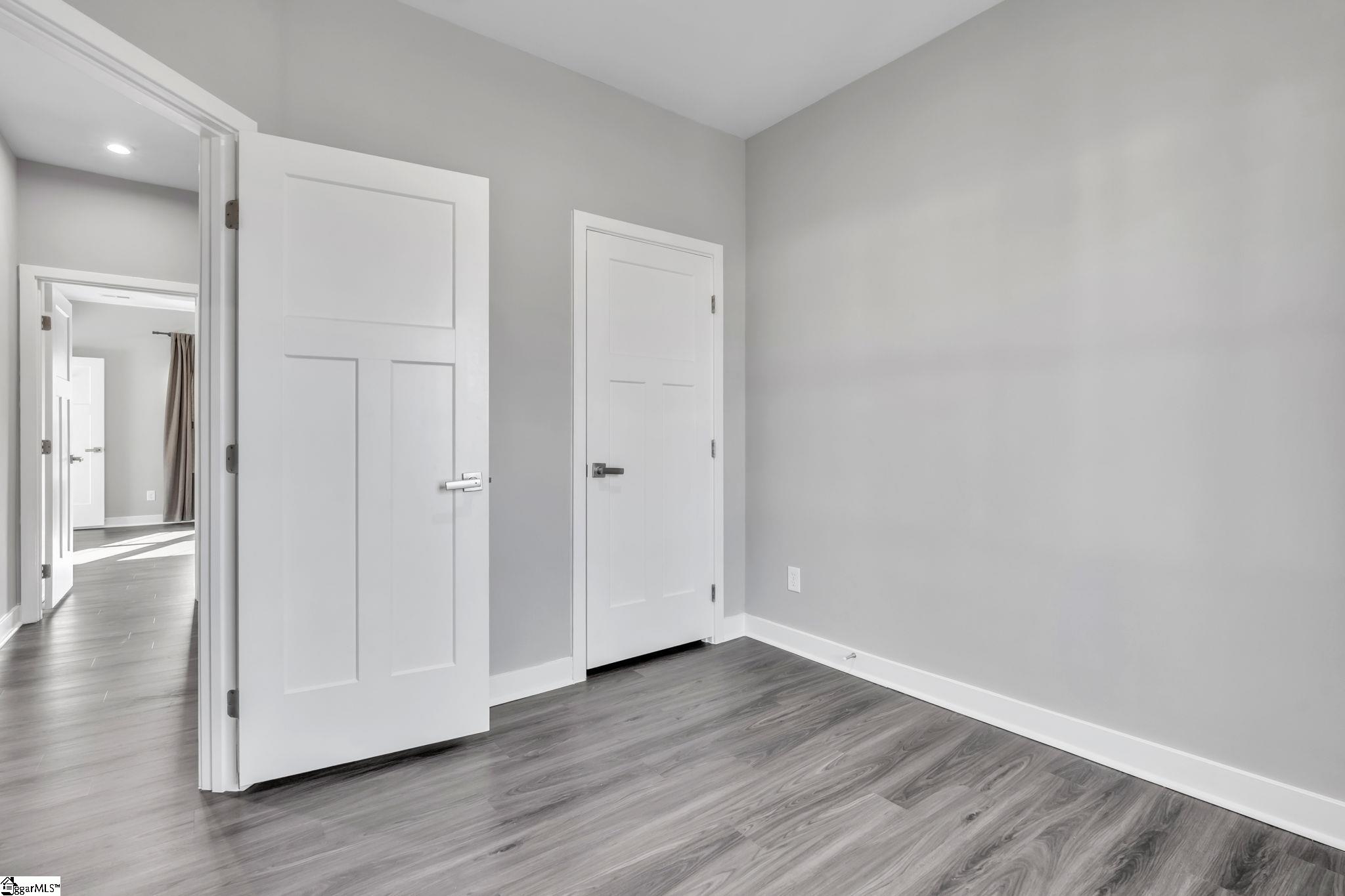 25 Rollins Avenue Greenville, SC 29607