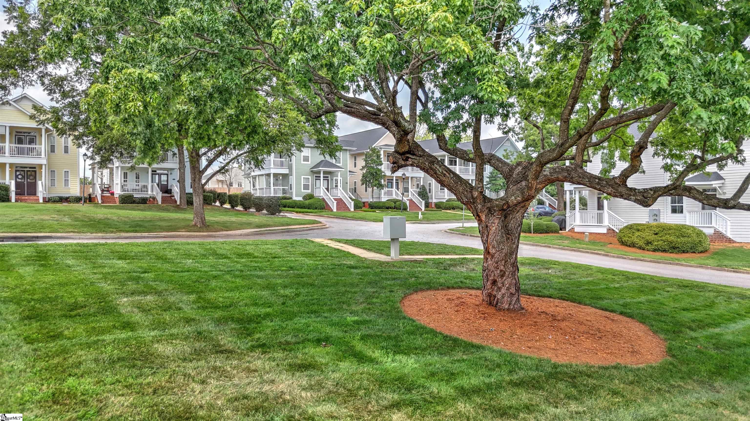 16-B Oakhurst Avenue Greenville, SC 29609
