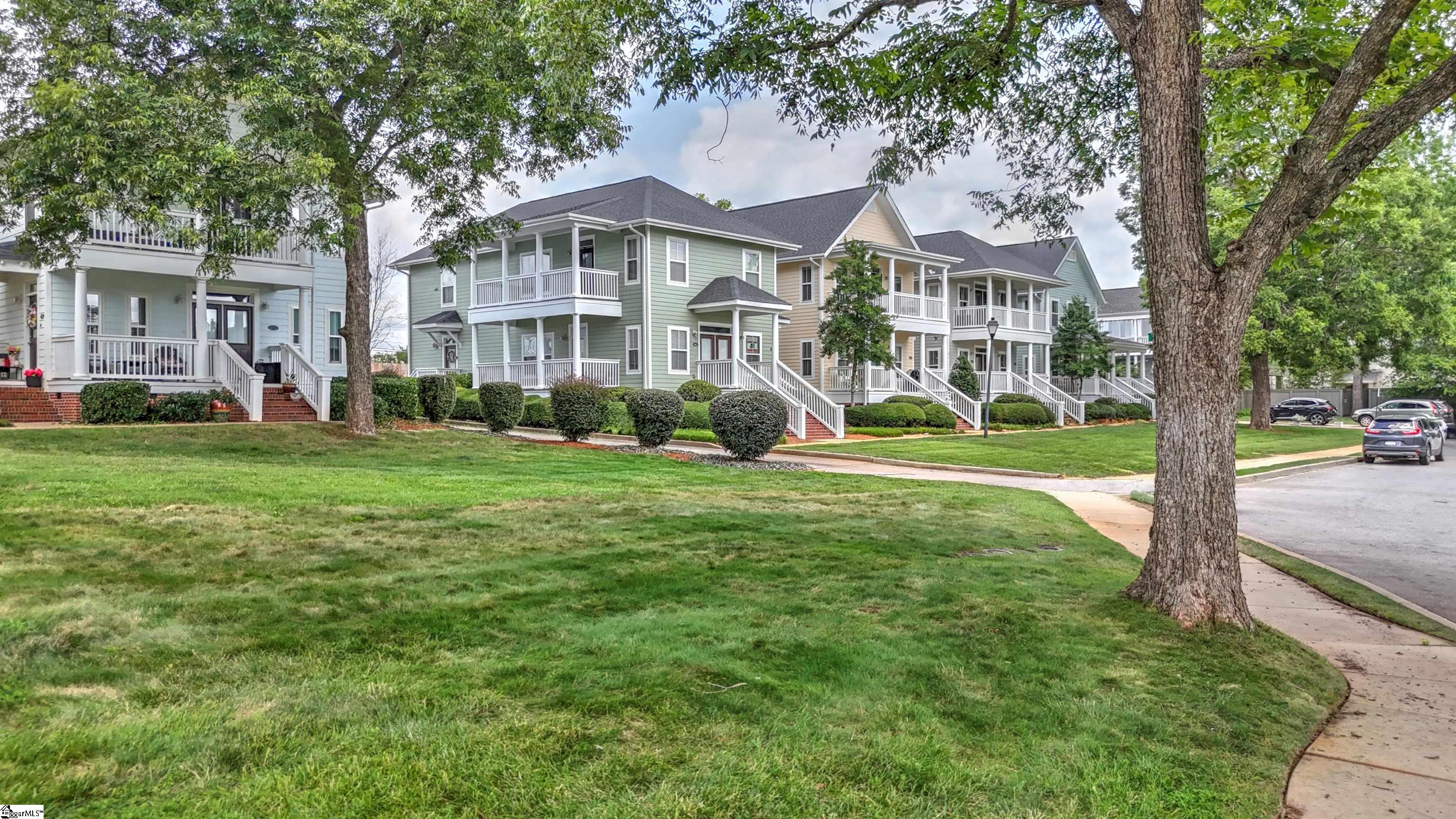 16-B Oakhurst Avenue Greenville, SC 29609
