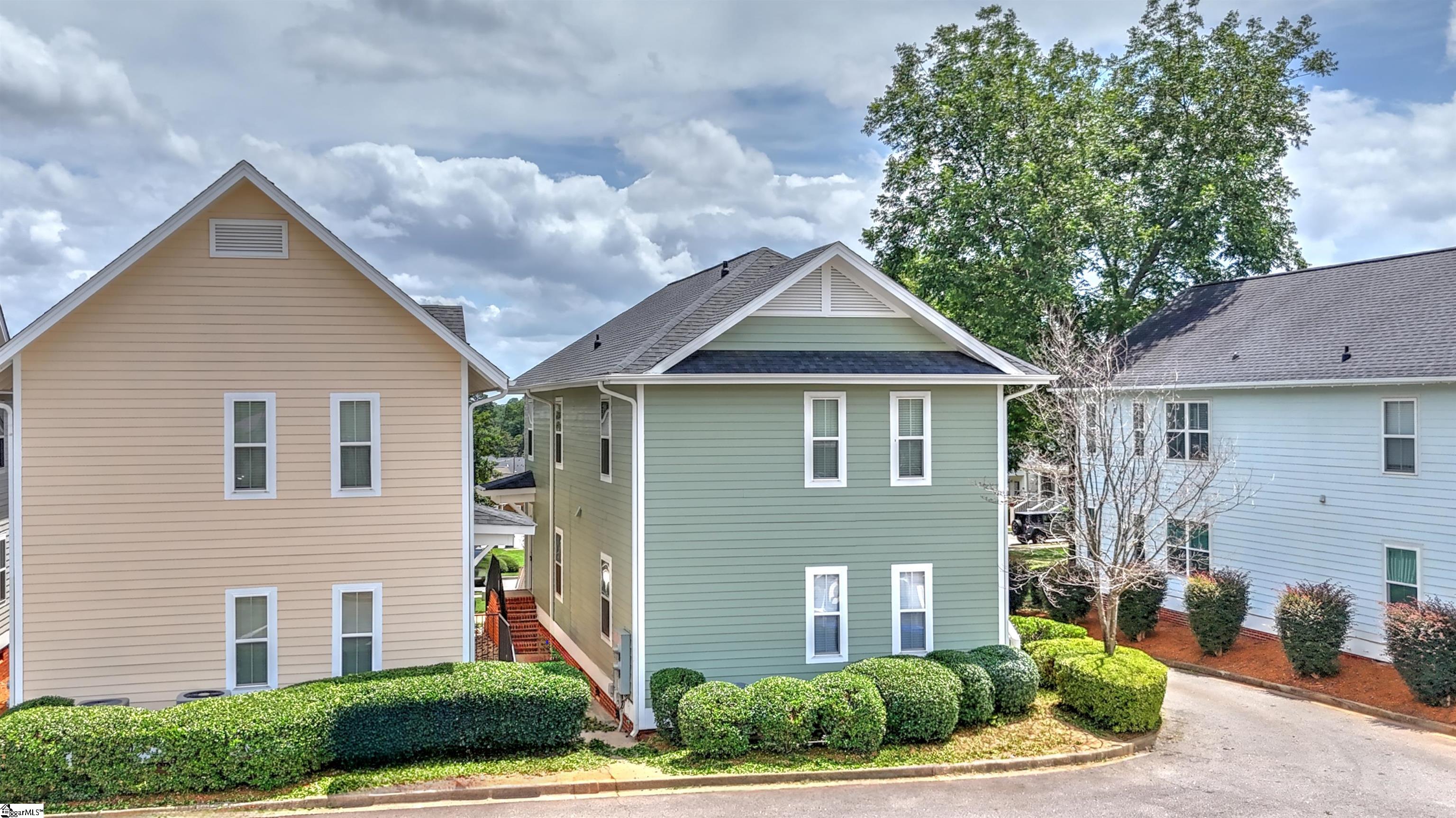 16-B Oakhurst Avenue Greenville, SC 29609