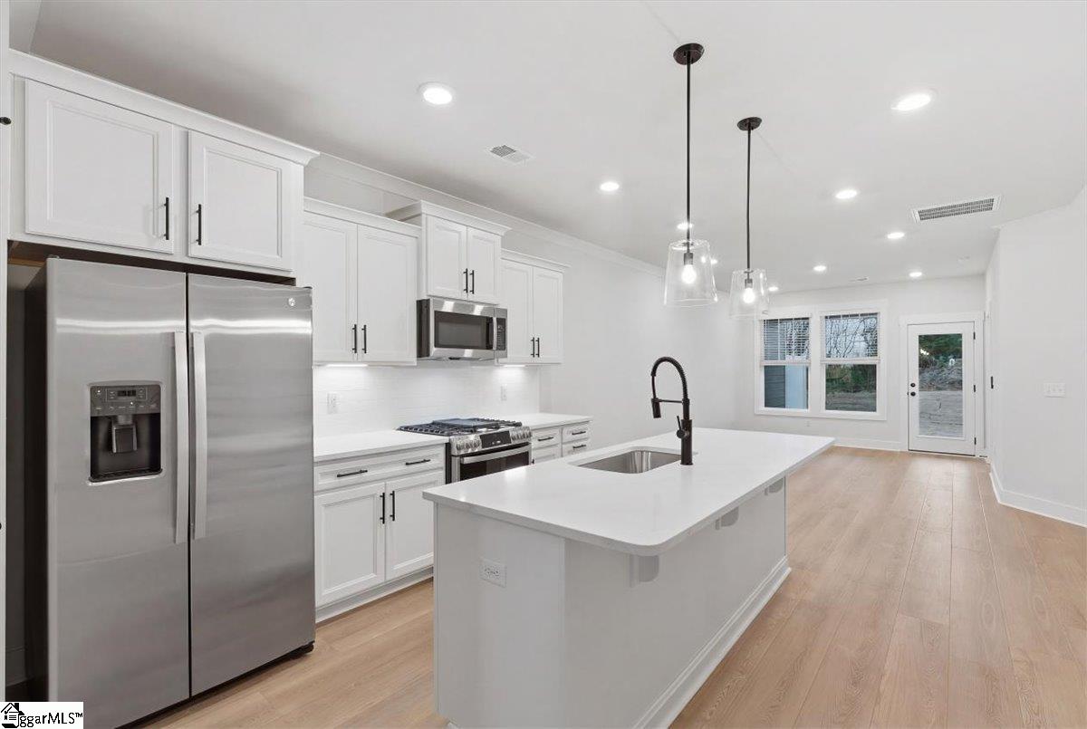15 Thurlow Court Greenville, SC 29615