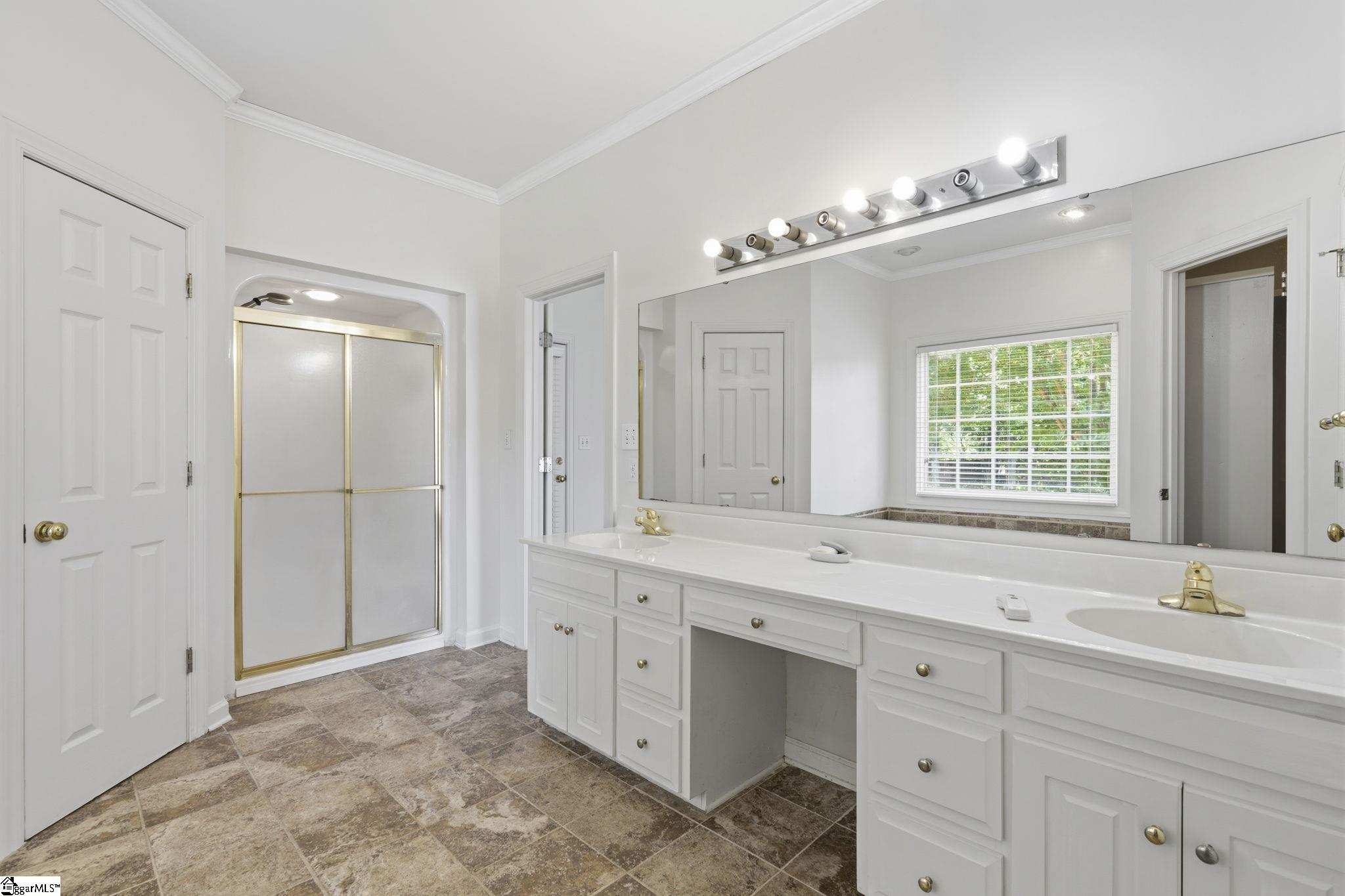 313 N Oakley Lane Spartanburg, SC 29301