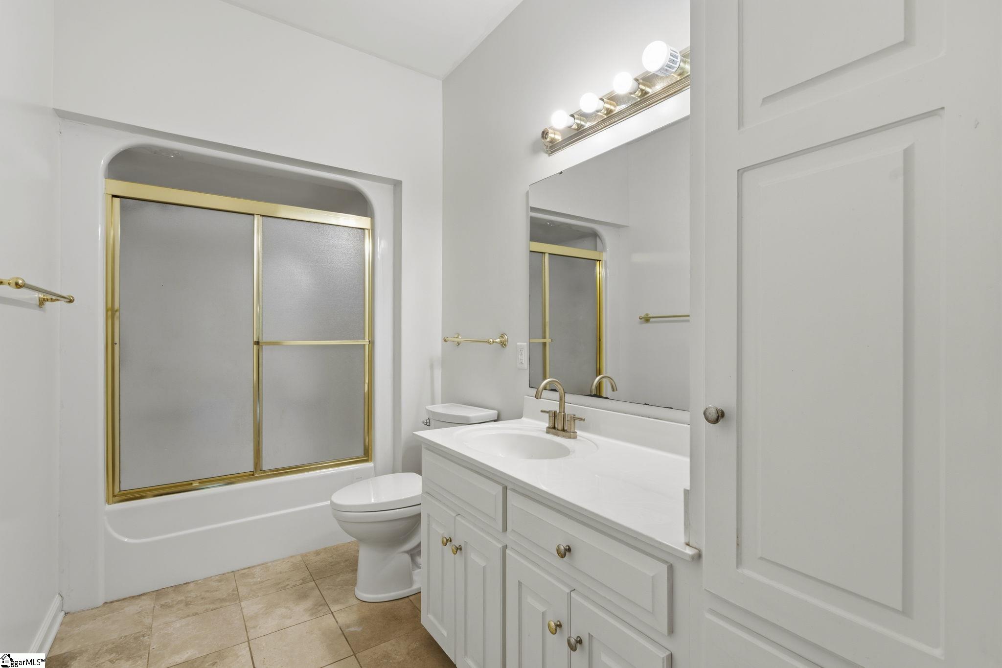 313 N Oakley Lane Spartanburg, SC 29301