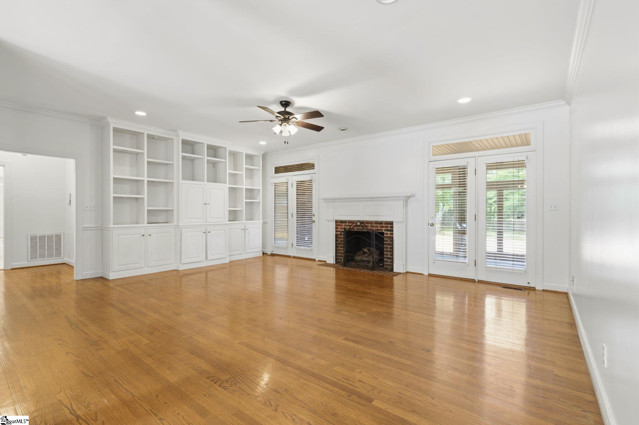 313 N Oakley Lane Spartanburg, SC 29301