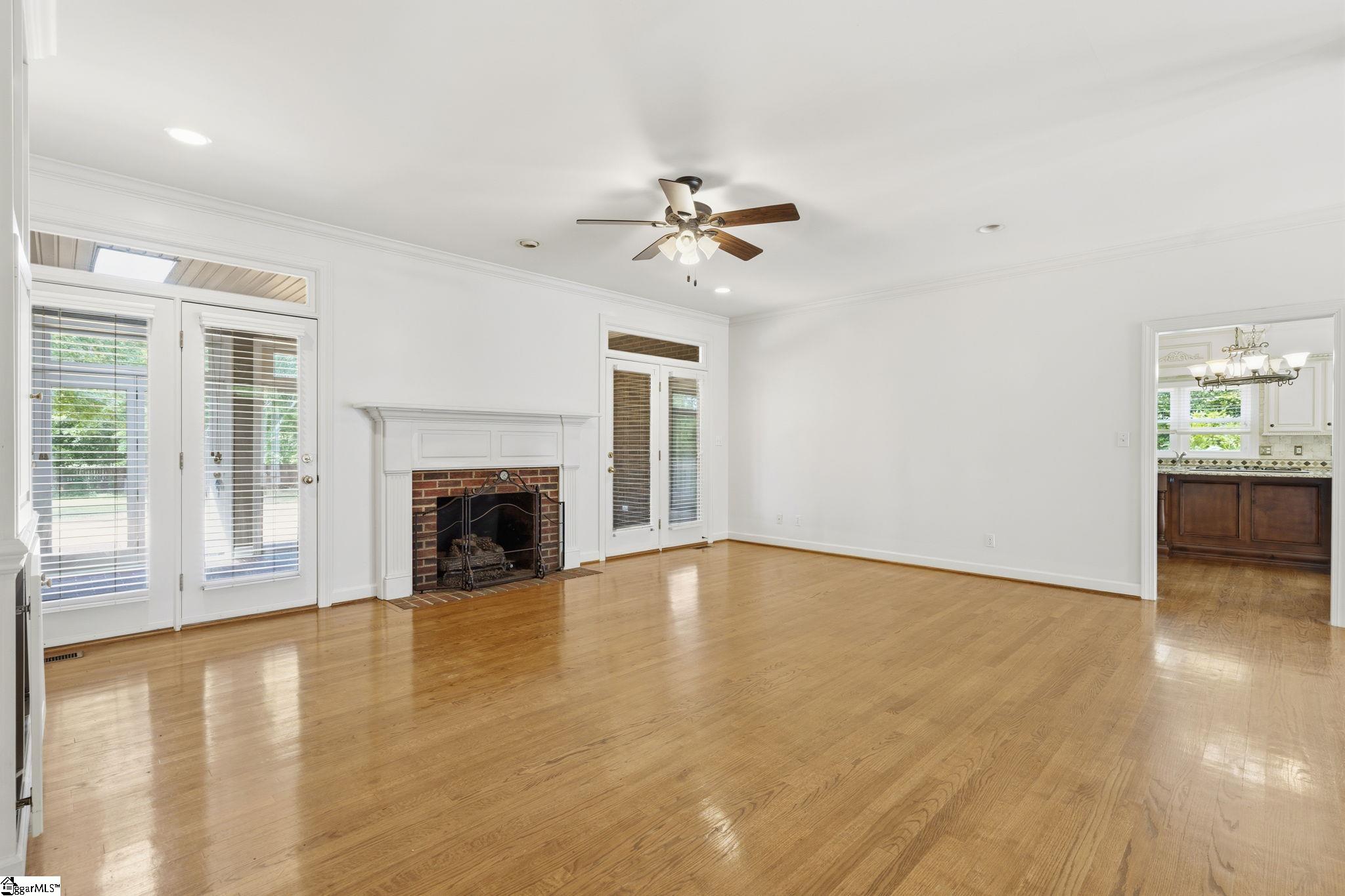 313 N Oakley Lane Spartanburg, SC 29301