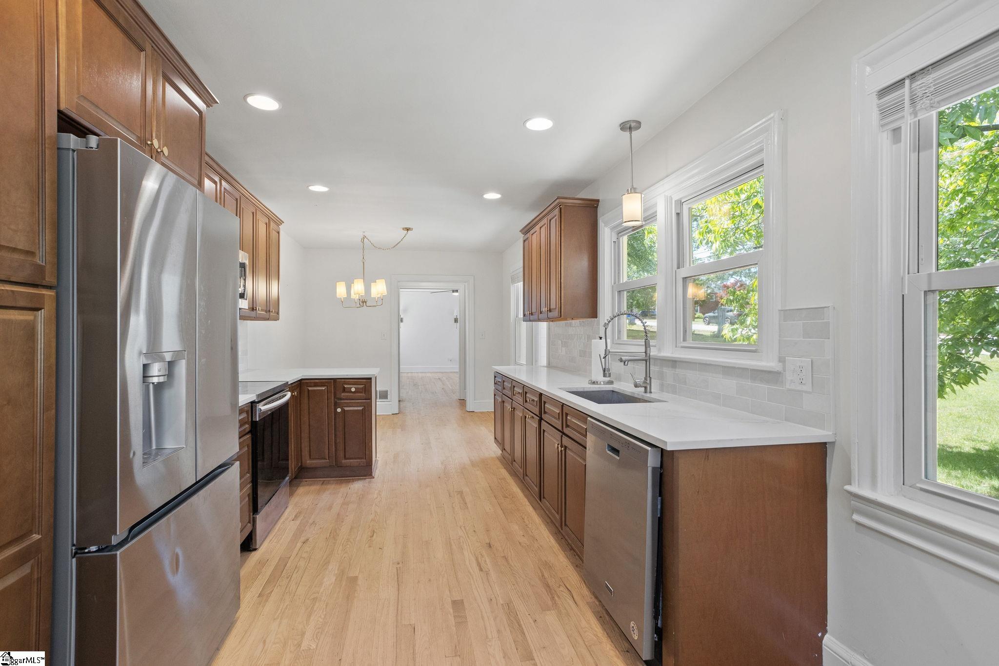 28 Buena Vista Avenue Greenville, SC 29607