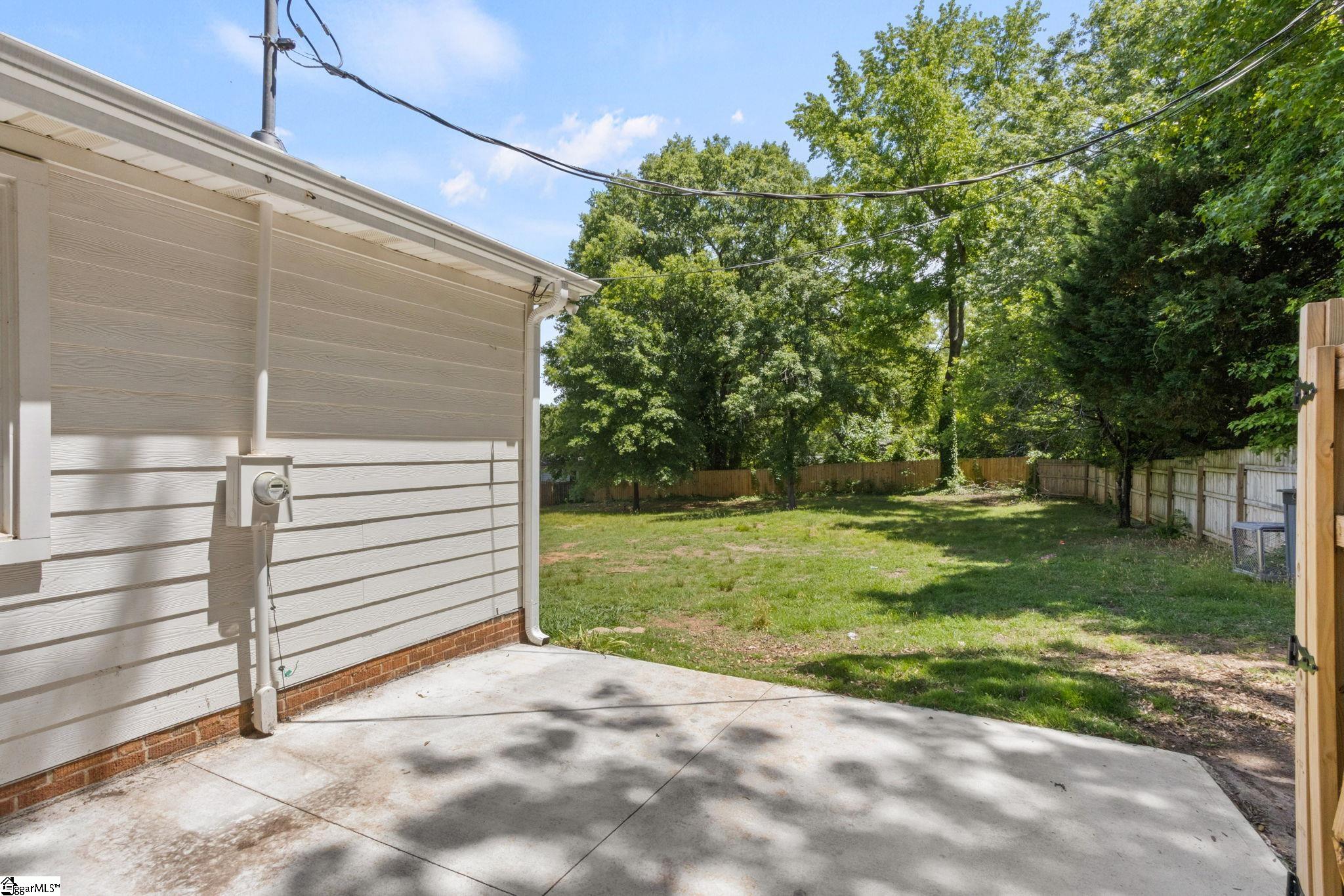 28 Buena Vista Avenue Greenville, SC 29607