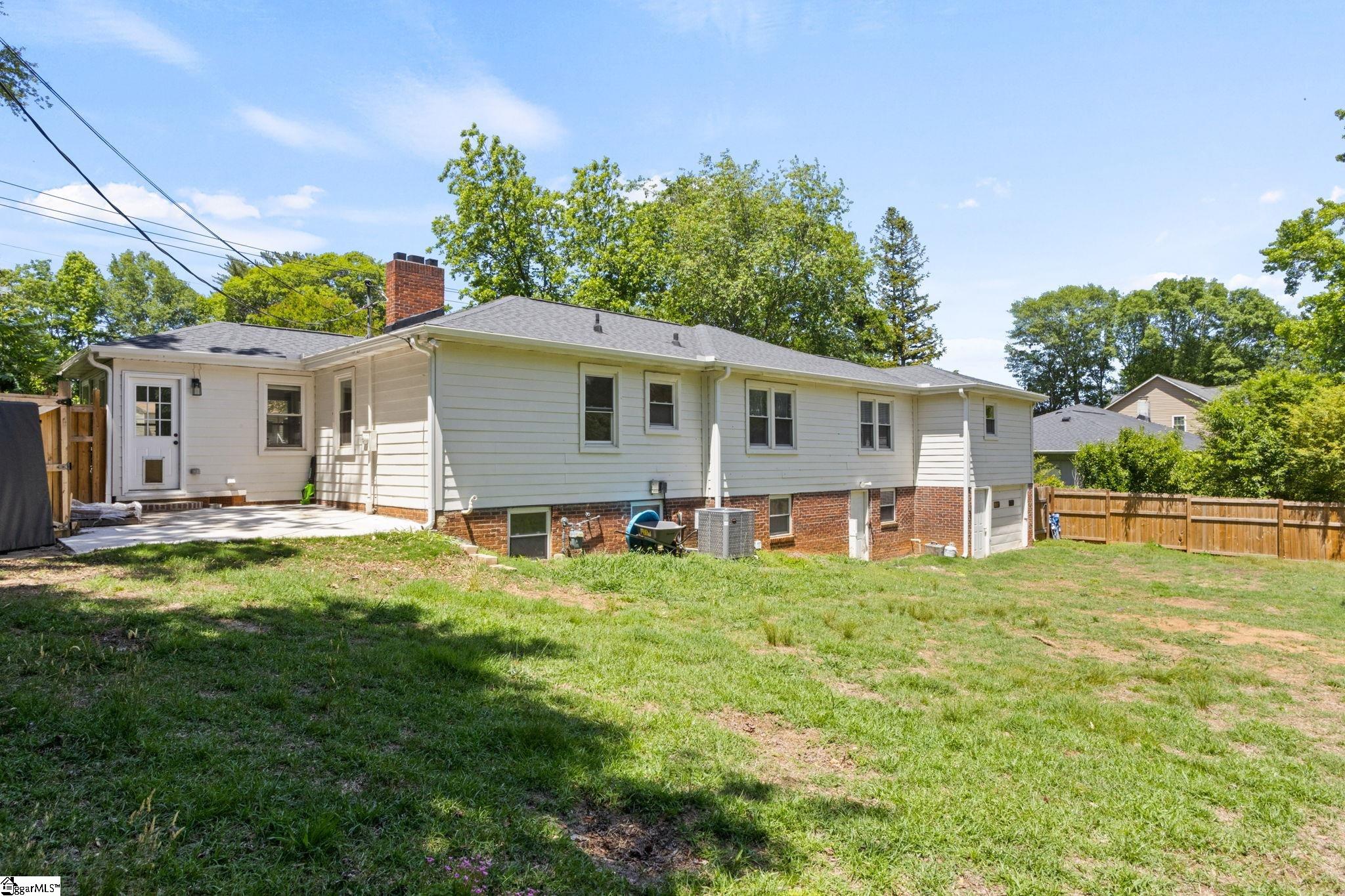 28 Buena Vista Avenue Greenville, SC 29607