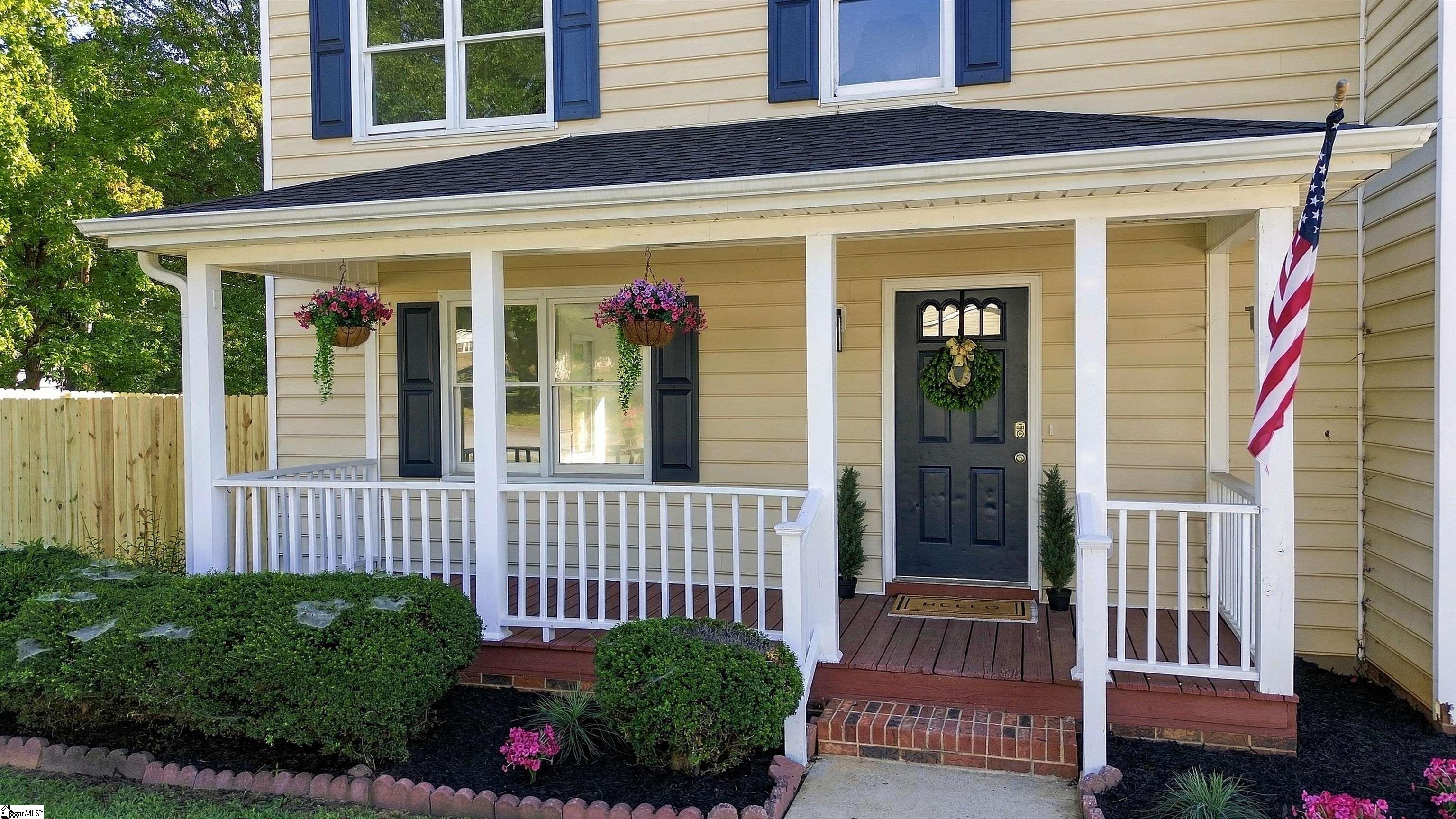 Photo 2 of Single family home for sale at 1 Green Ridge Pl, Taylors, SC 29687 | MLS# 1591592 | Listing updated on 2026-09-18