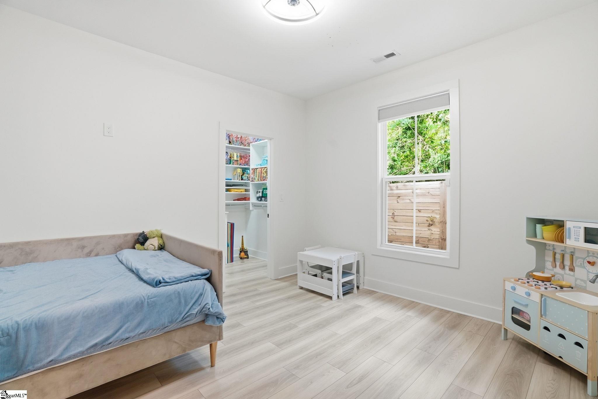 11 Milton Drive Greenville, SC 29605