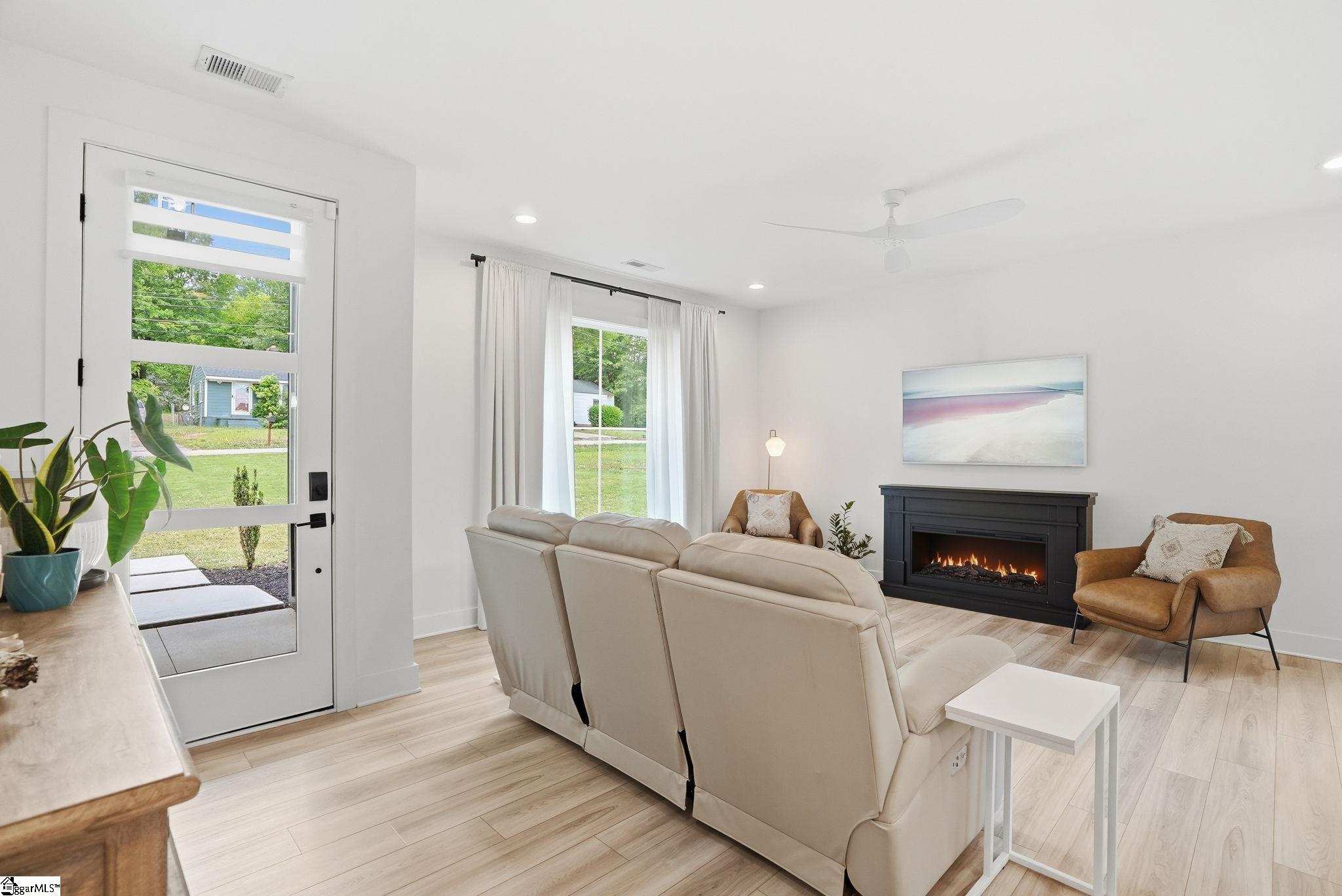 11 Milton Drive Greenville, SC 29605
