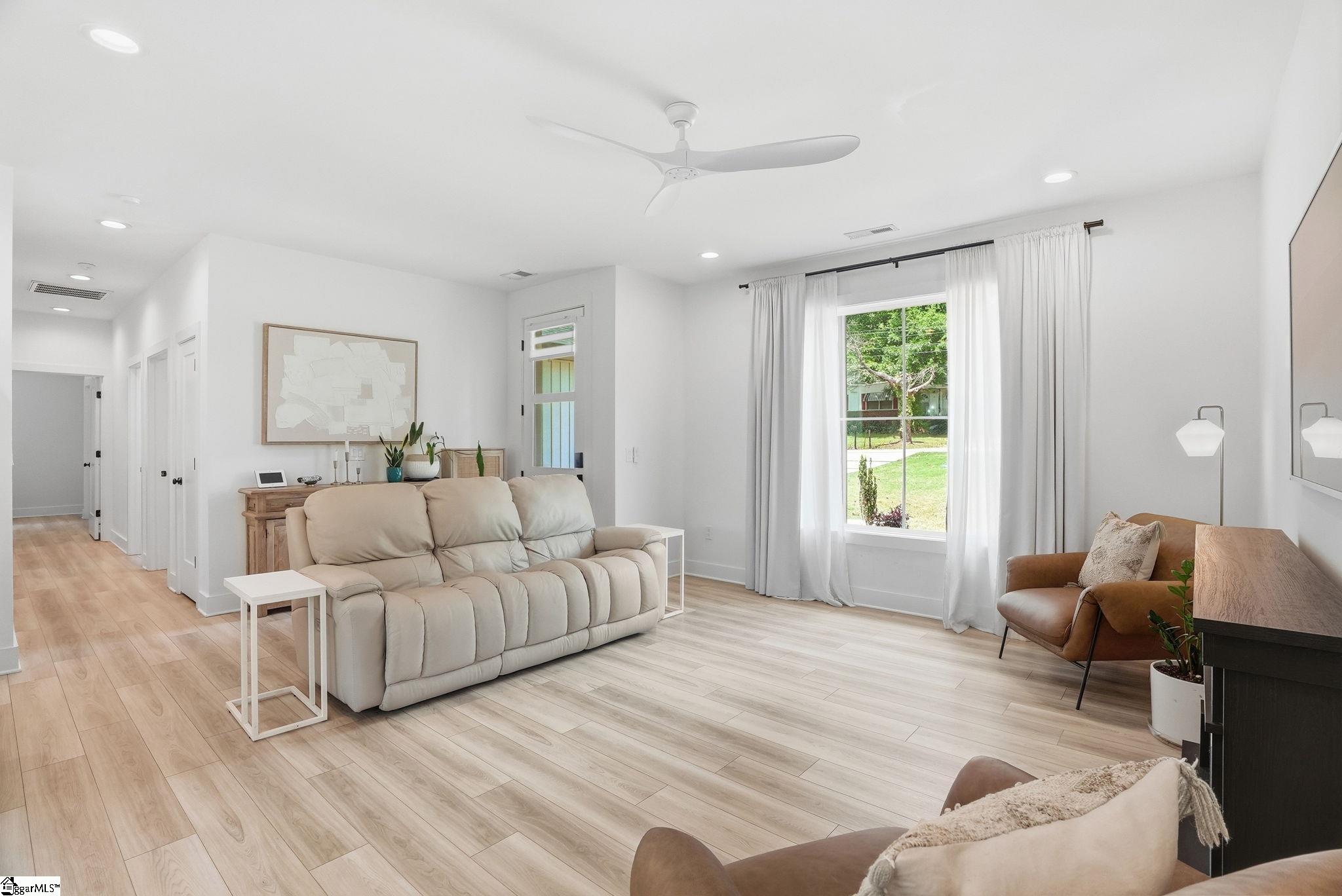 11 Milton Drive Greenville, SC 29605