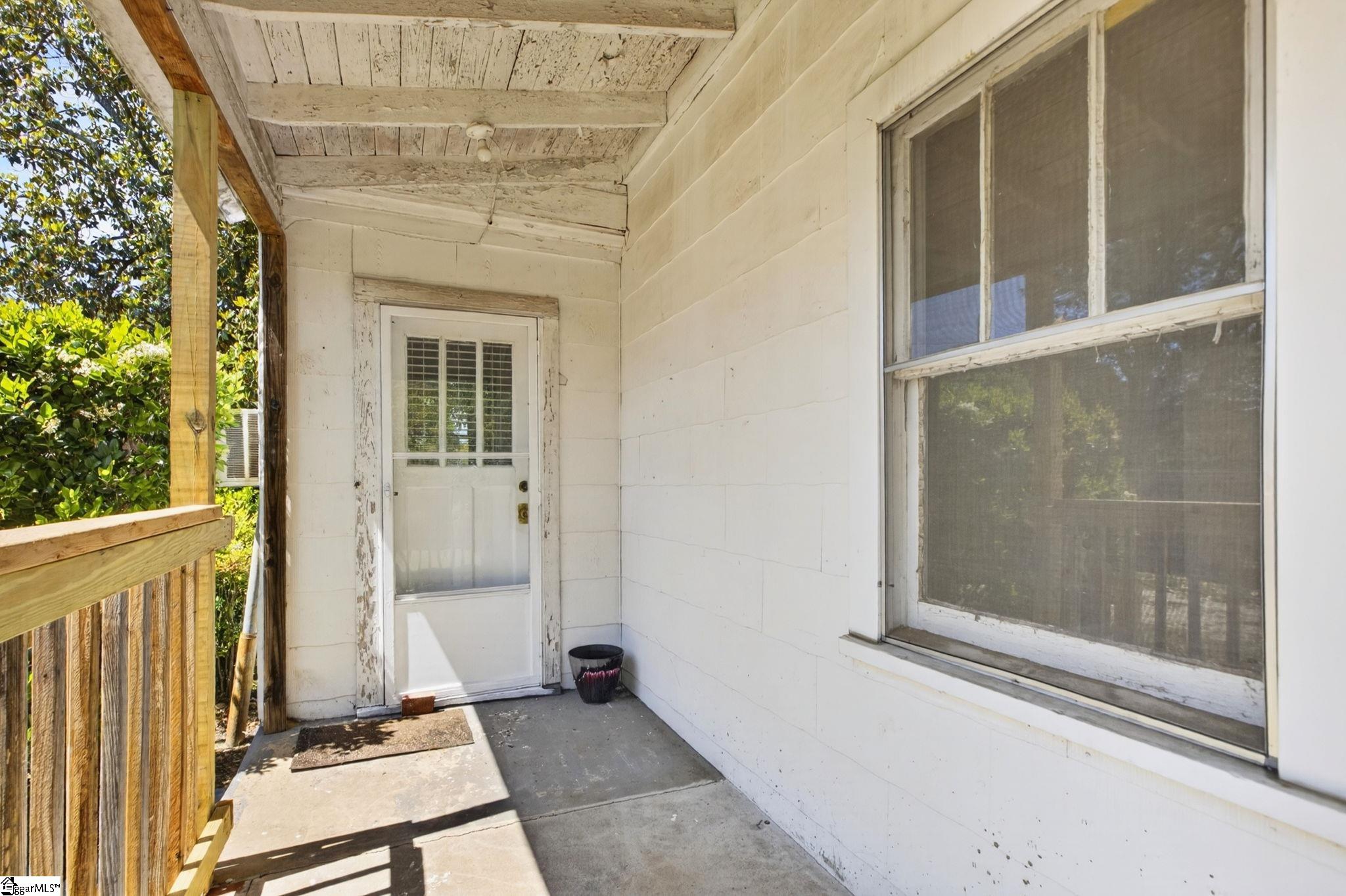 100 Bob White Lane Taylors, SC 29687