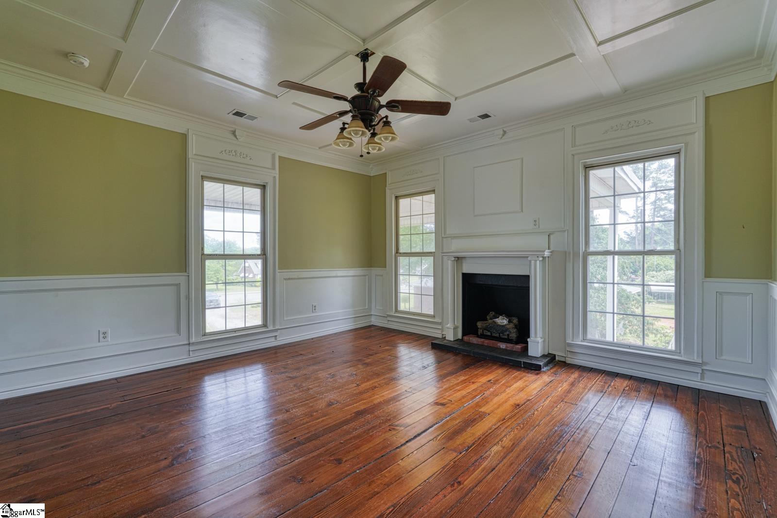 4279 N Blackstock Road Spartanburg, SC 29301