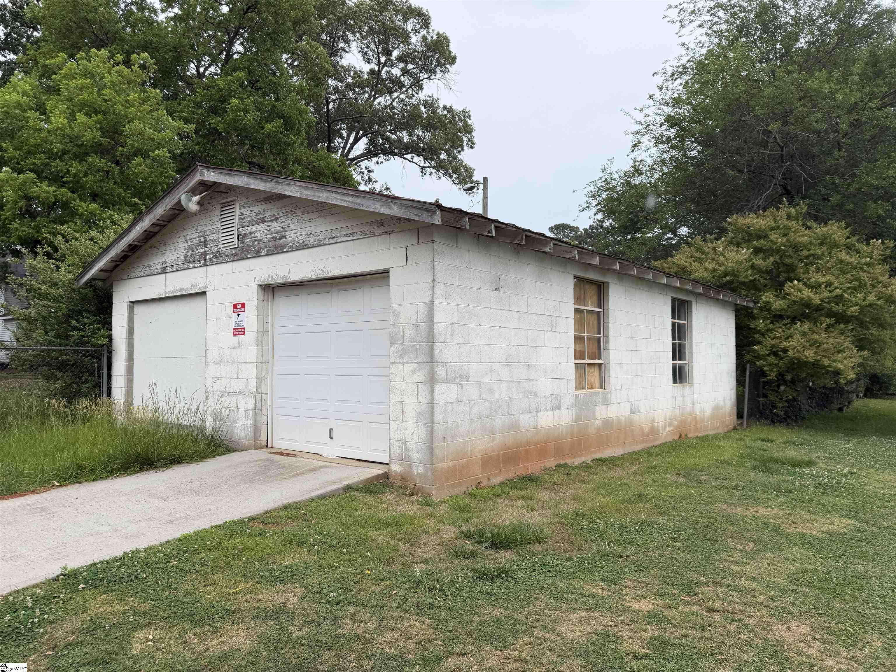 4279 N Blackstock Road Spartanburg, SC 29301