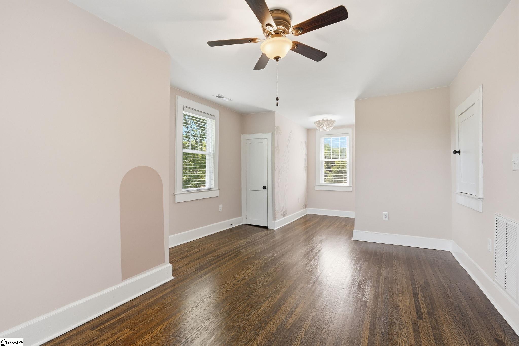 20 Glenn Street Greenville, SC 29607