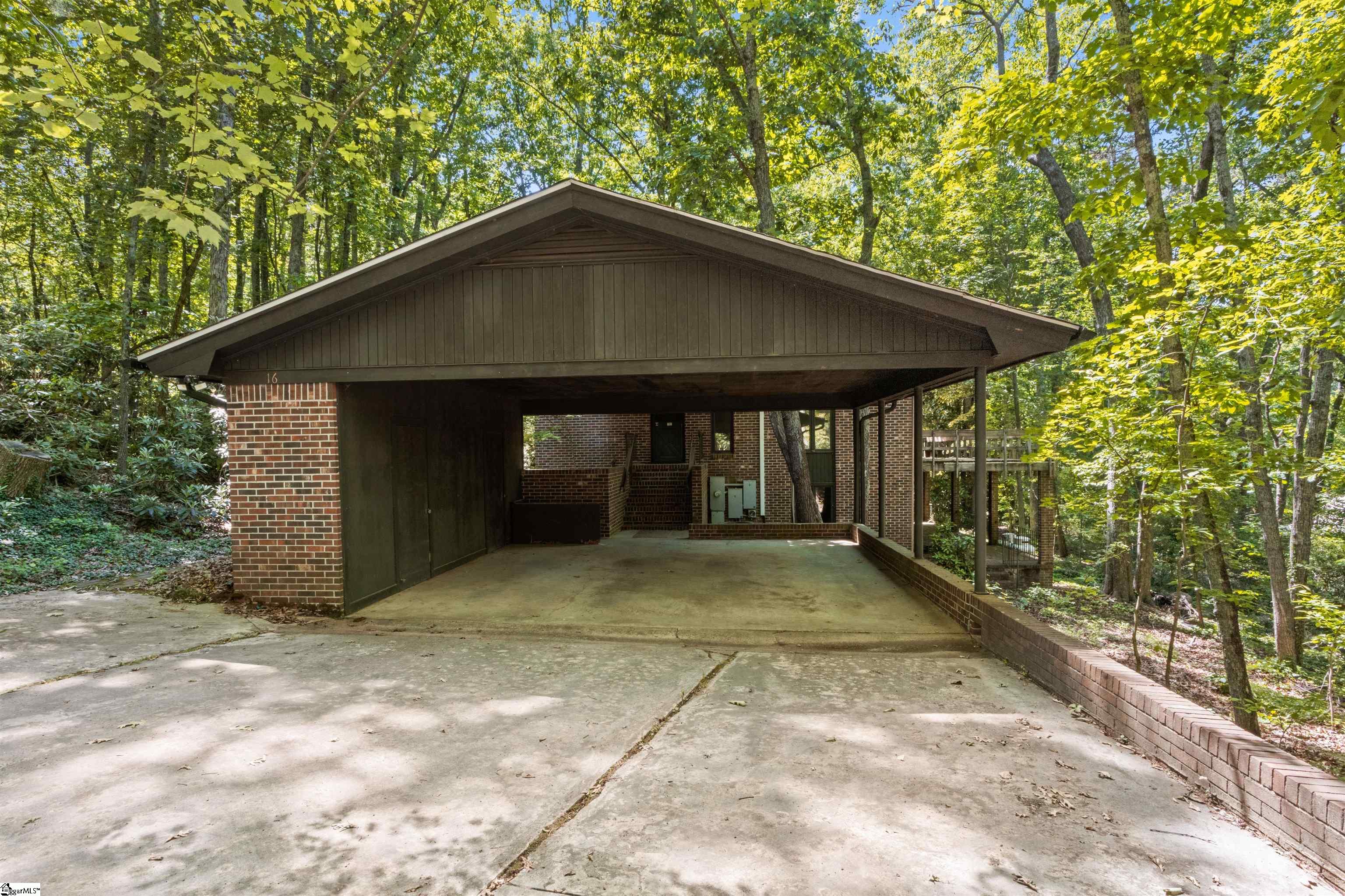 16 Oakleaf Road, Greenville SC 29609,Greenville,Greenville,Residential