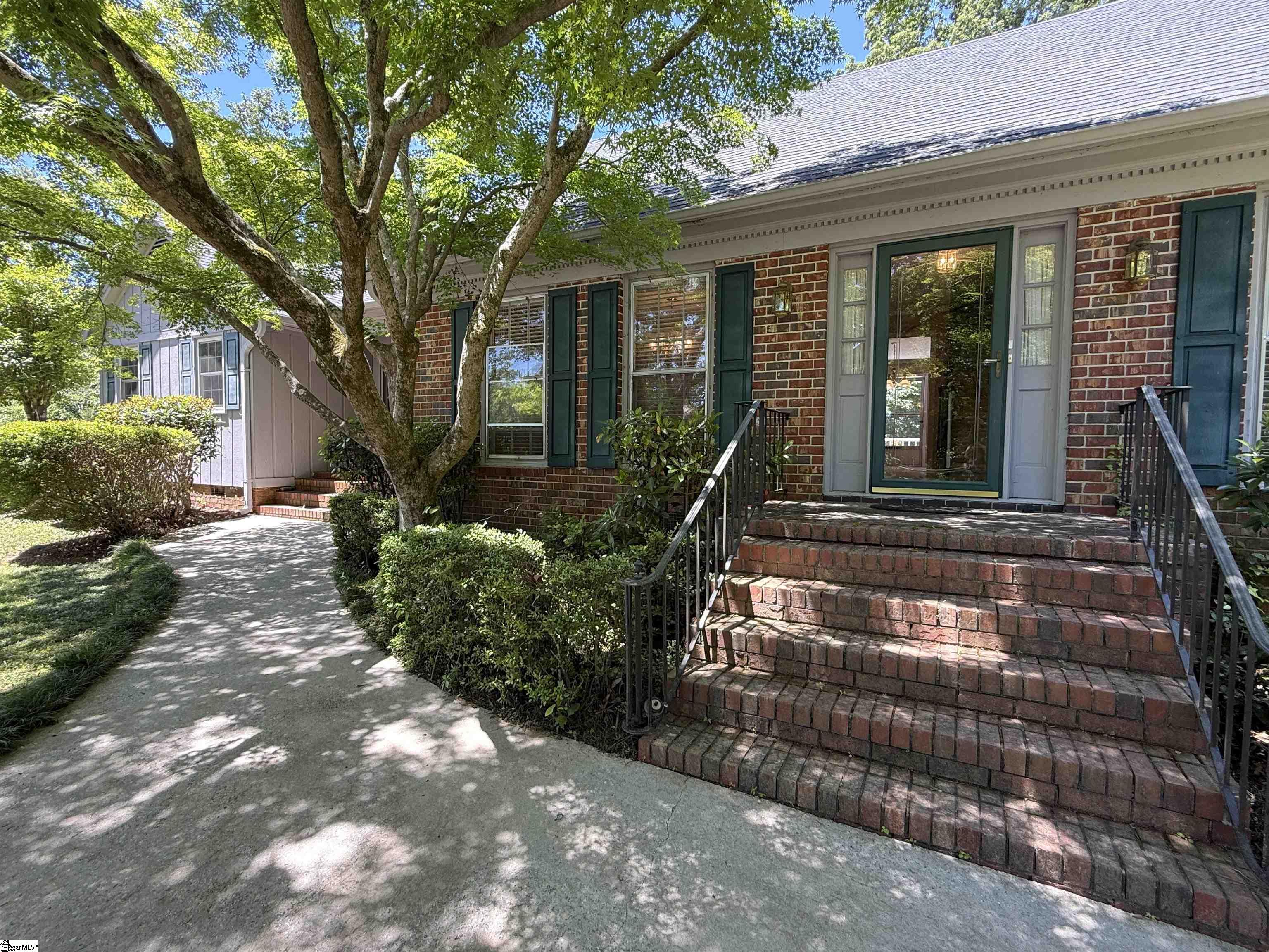 610 S. Adair Street Clinton, SC 29325