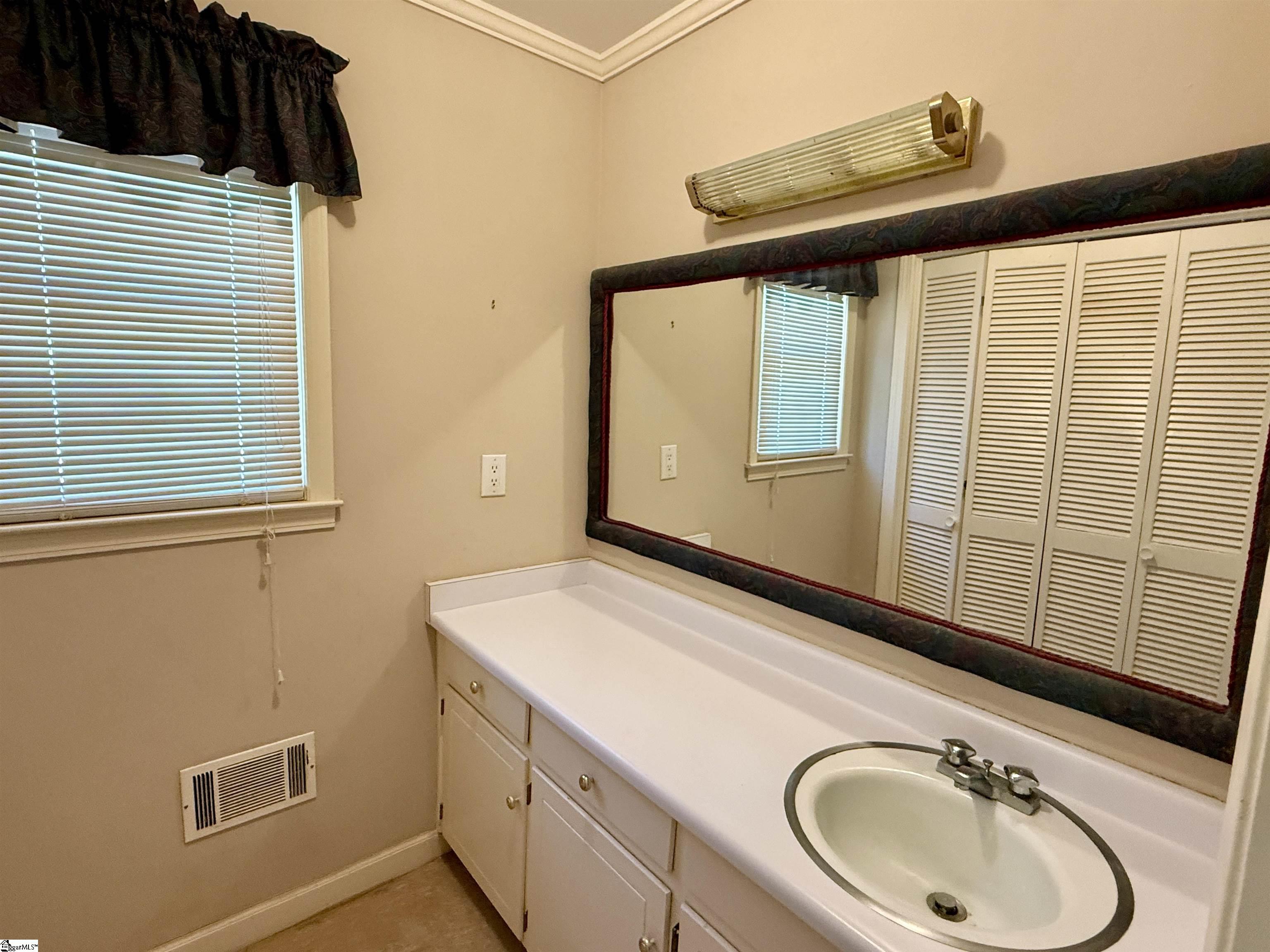 610 S. Adair Street Clinton, SC 29325