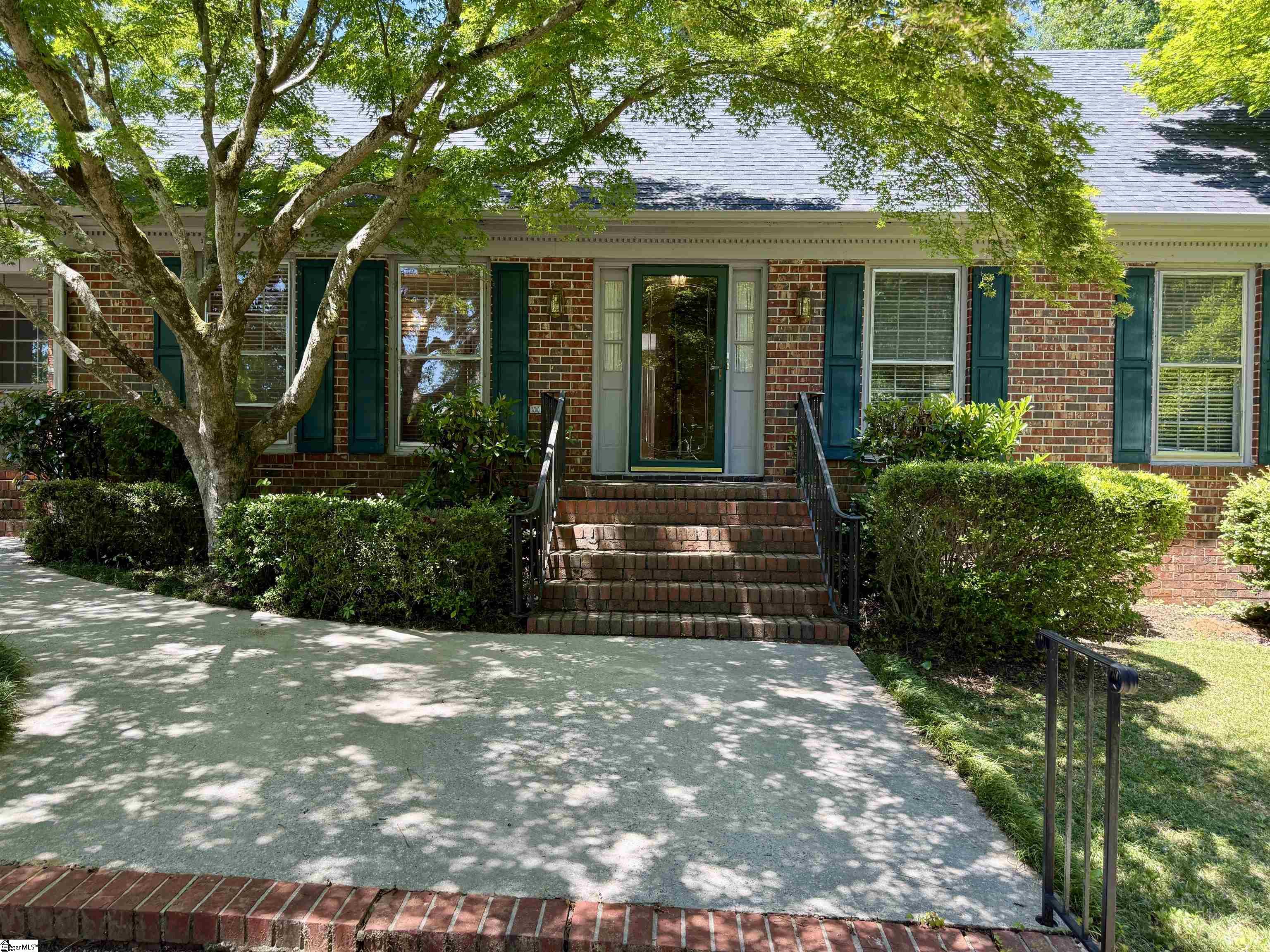 610 S. Adair Street Clinton, SC 29325