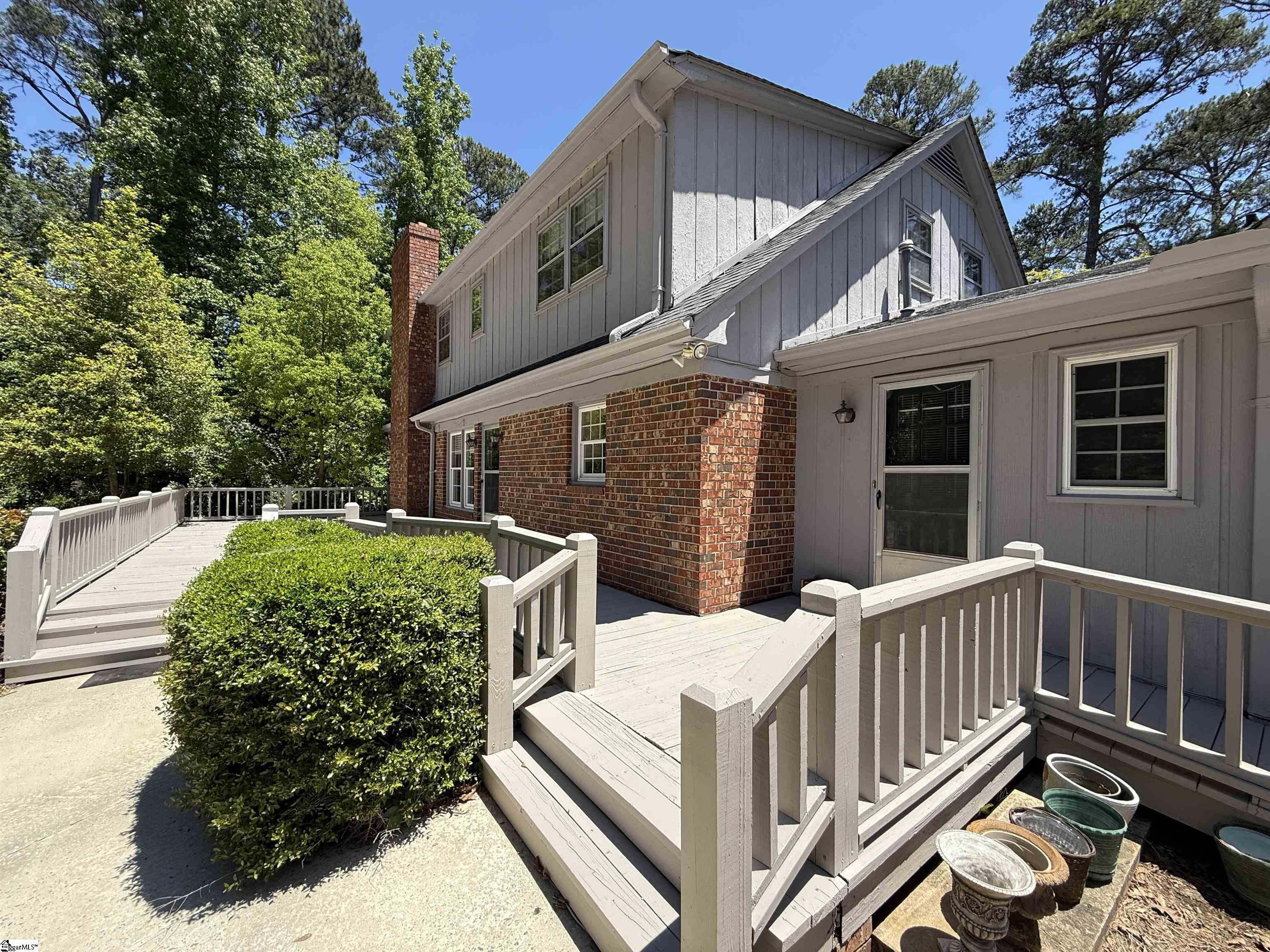 610 S. Adair Street Clinton, SC 29325