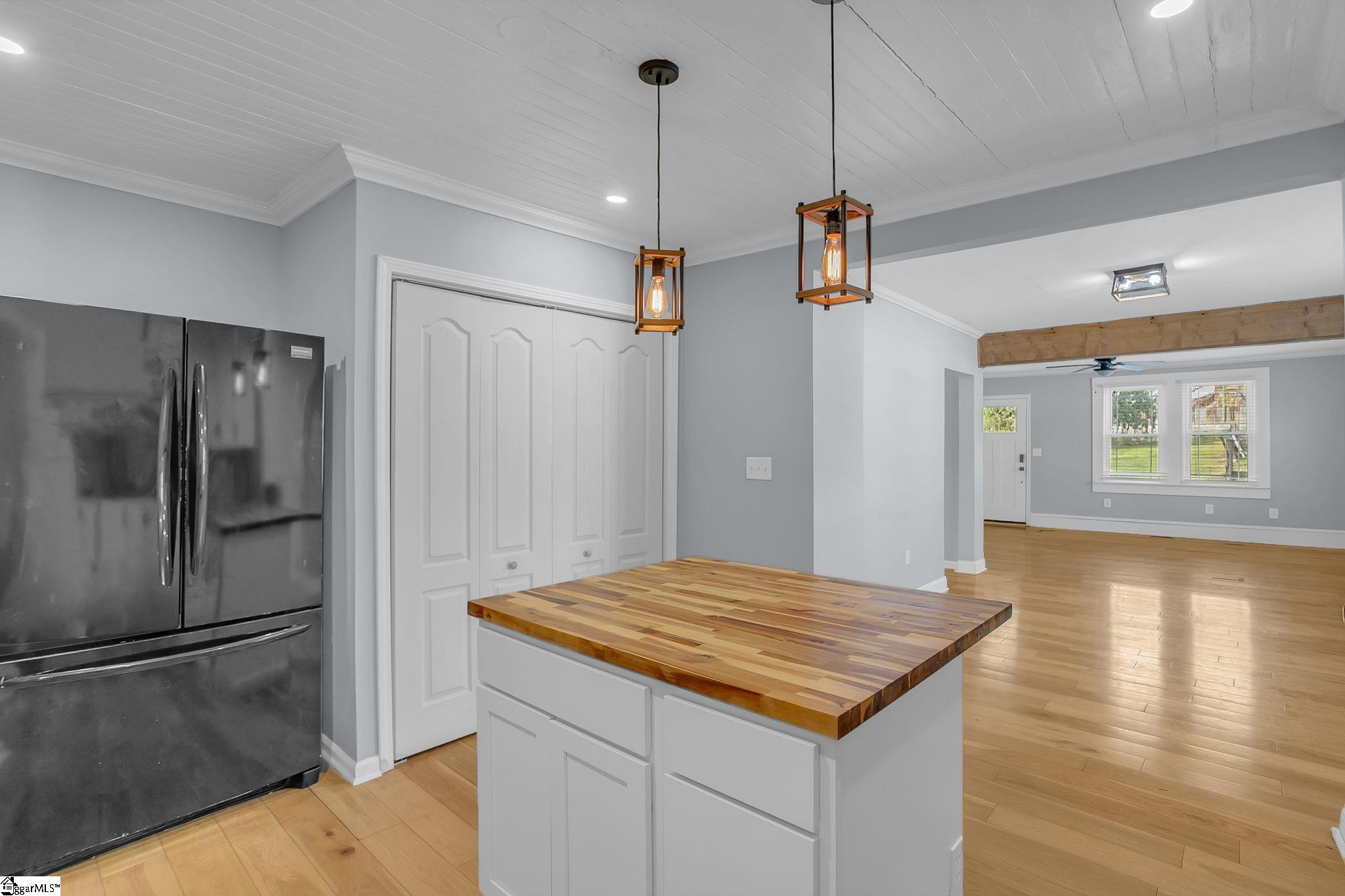 15 Piedmont Avenue Greenville, SC 29611