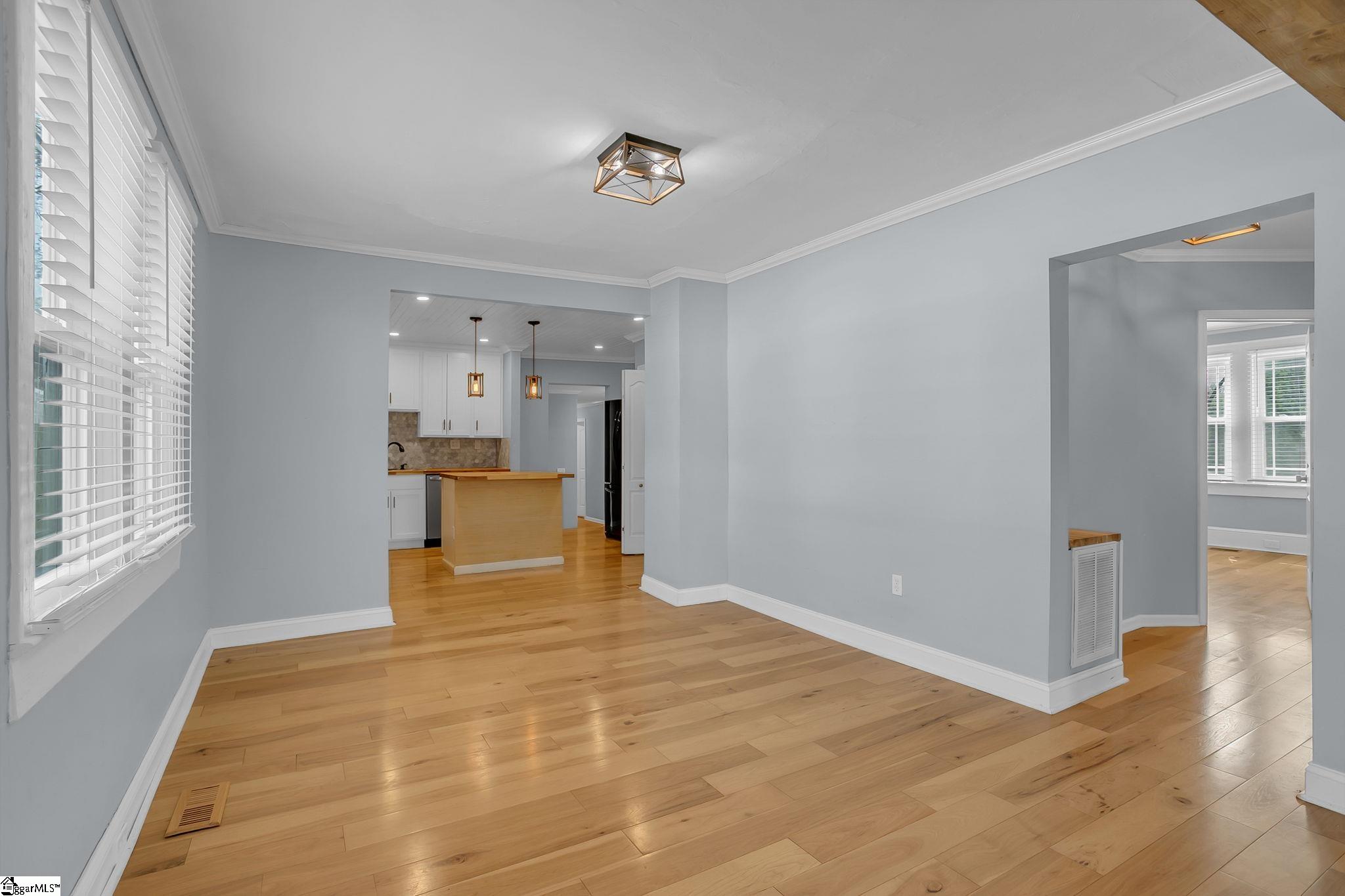 15 Piedmont Avenue Greenville, SC 29611