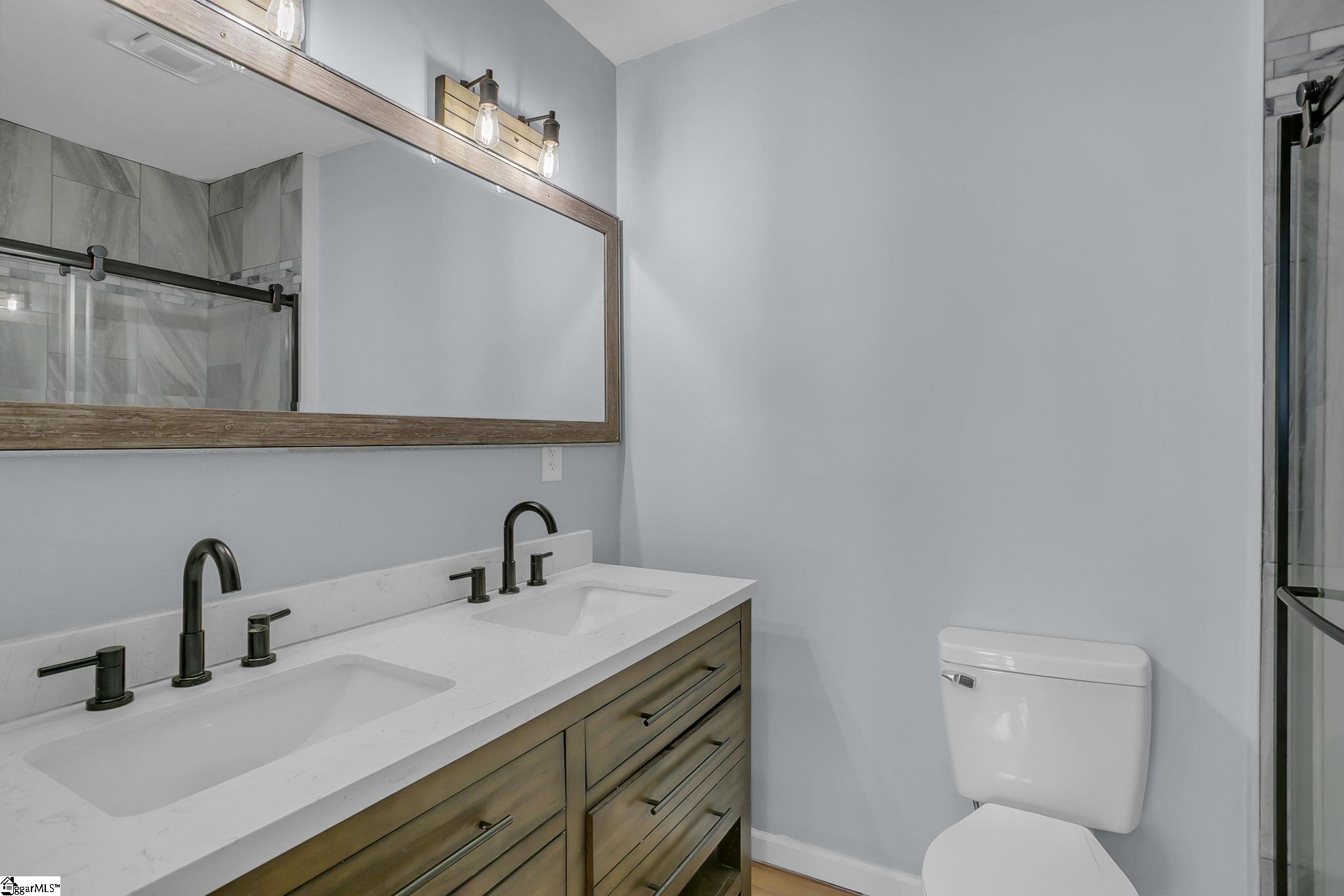 15 Piedmont Avenue Greenville, SC 29611