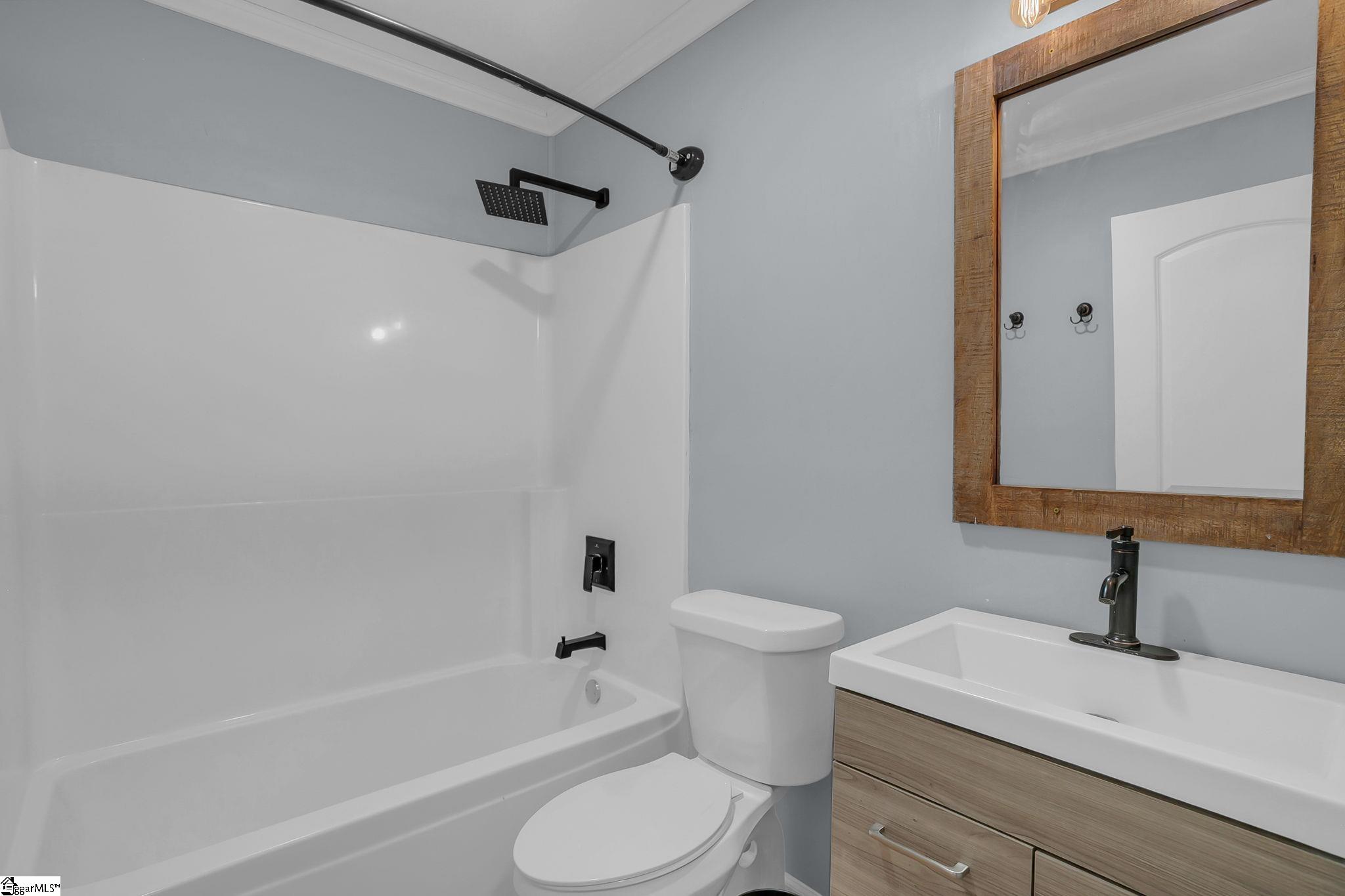 15 Piedmont Avenue Greenville, SC 29611