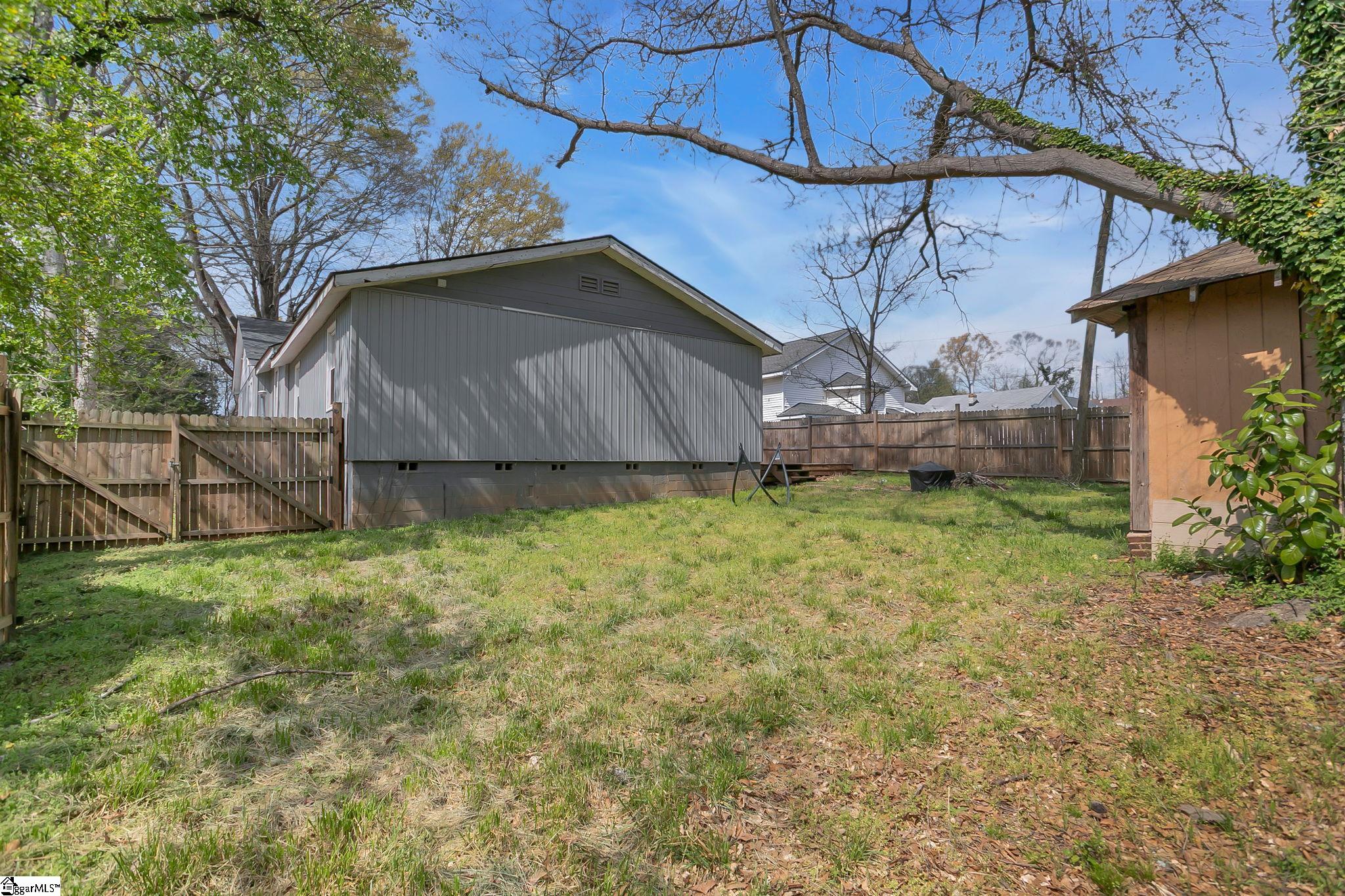 15 Piedmont Avenue Greenville, SC 29611