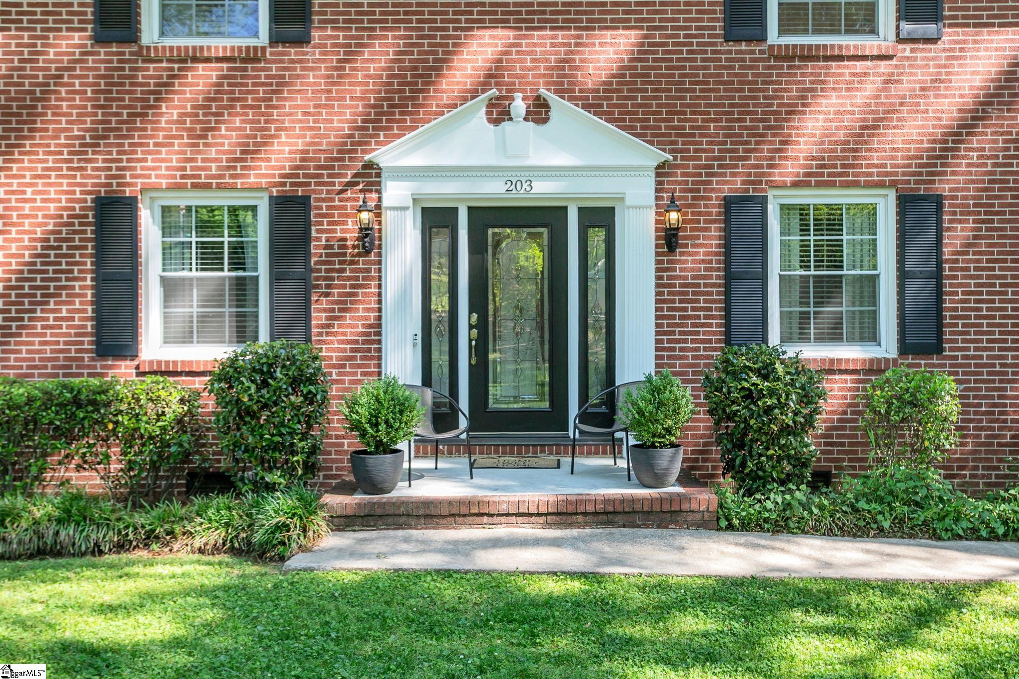203 Hickory Lane Mauldin, SC 29662
