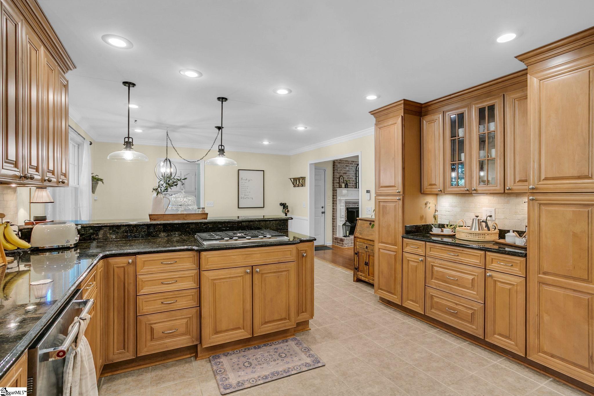 203 Hickory Lane Mauldin, SC 29662