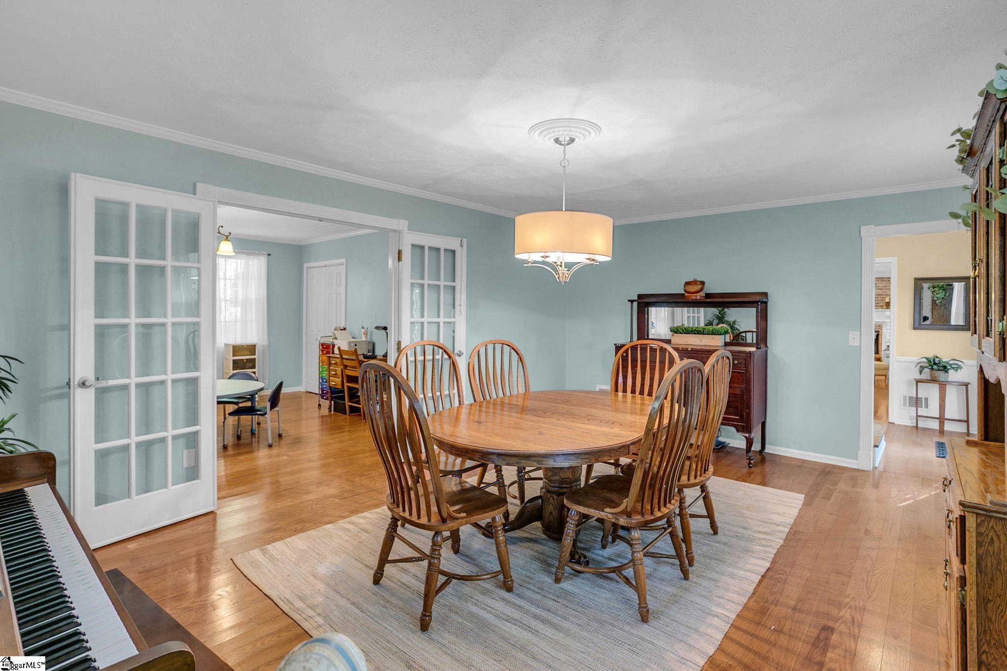 203 Hickory Lane Mauldin, SC 29662