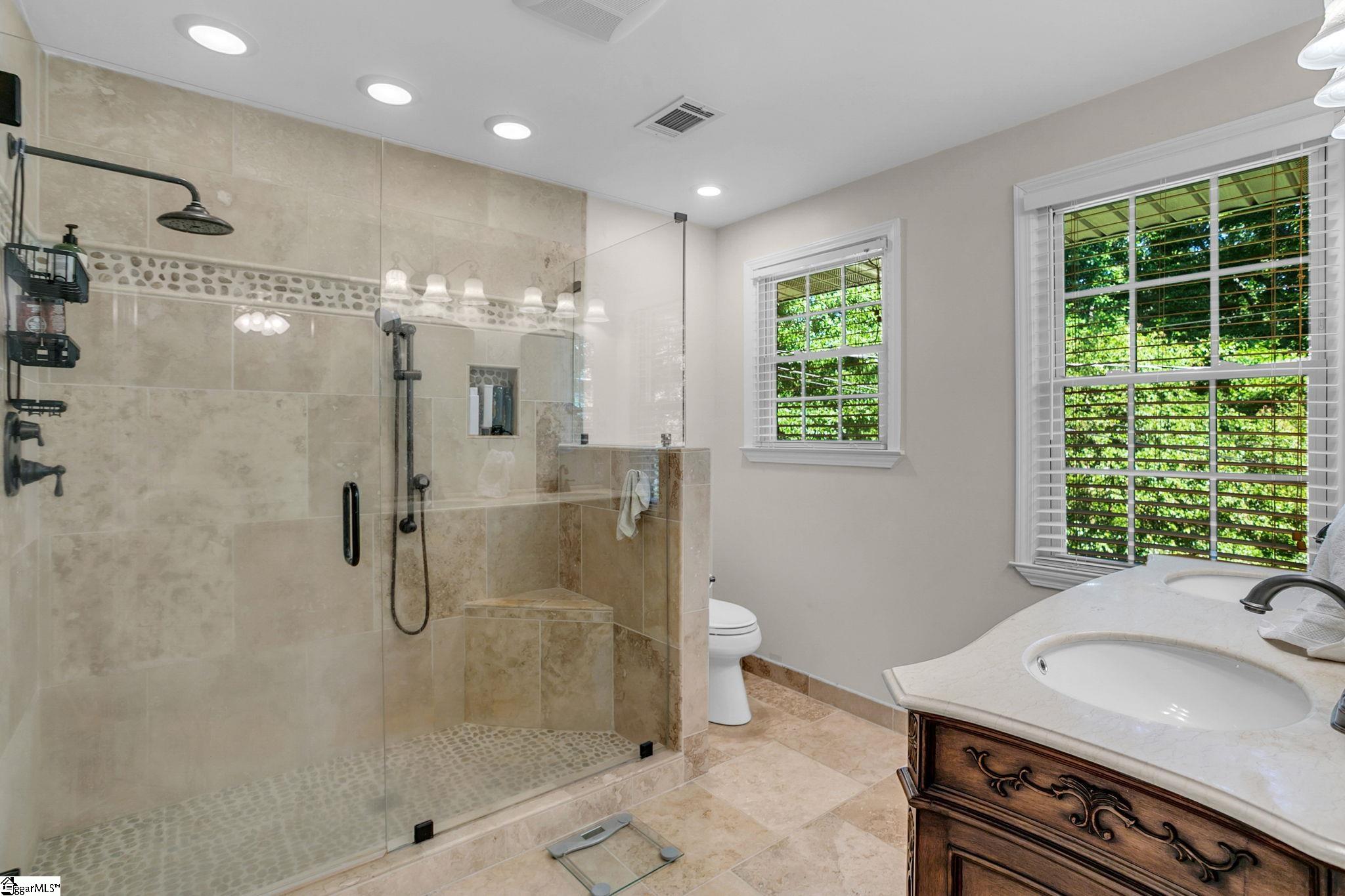203 Hickory Lane Mauldin, SC 29662
