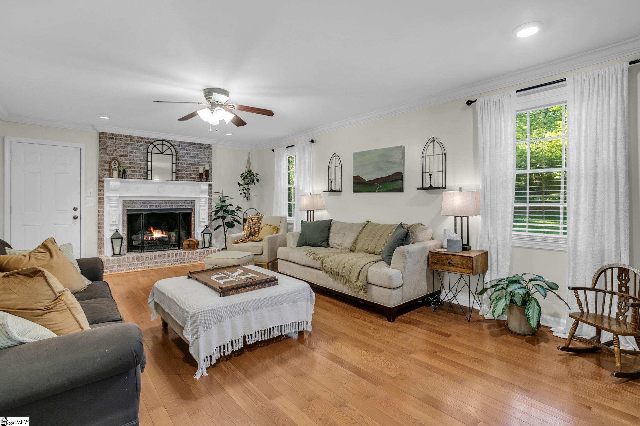 203 Hickory Lane Mauldin, SC 29662